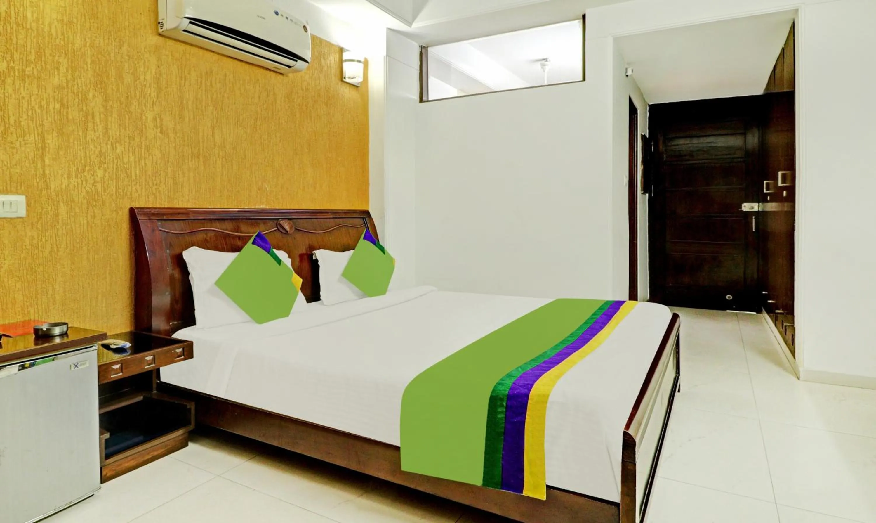 Bedroom, Bed in Treebo Sky 5