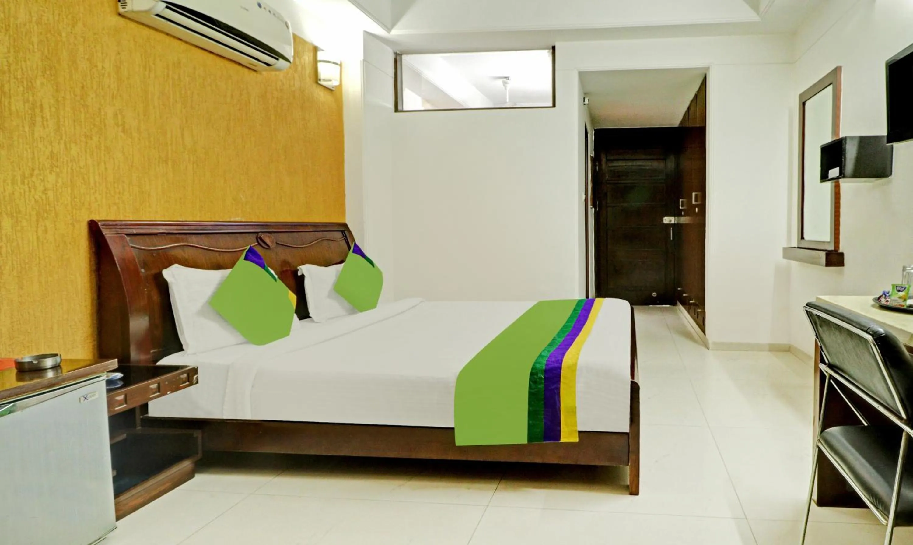 Bedroom, Bed in Treebo Sky 5