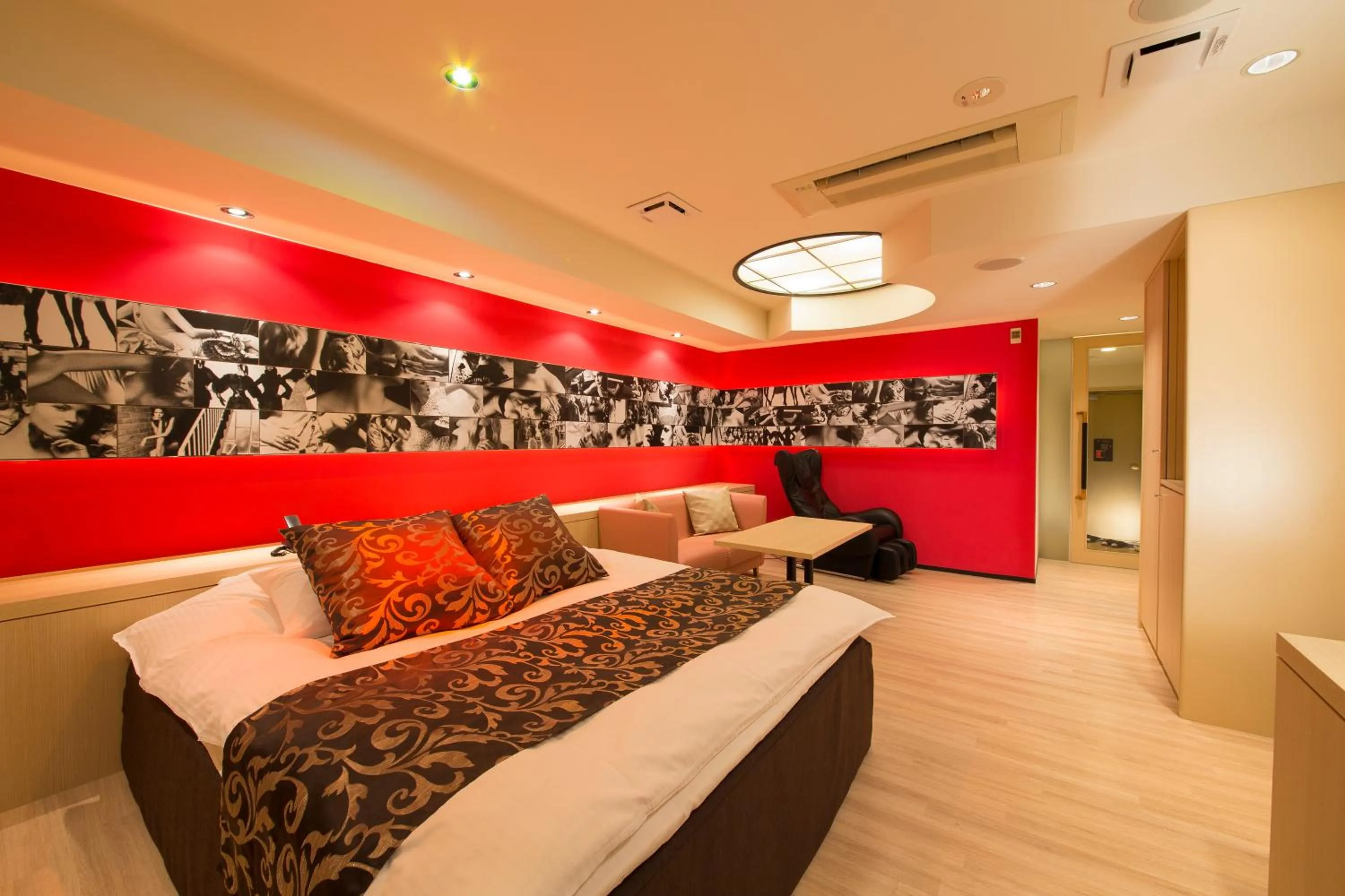 Photo of the whole room, Bed in Hotel Beni East (Adult Only)