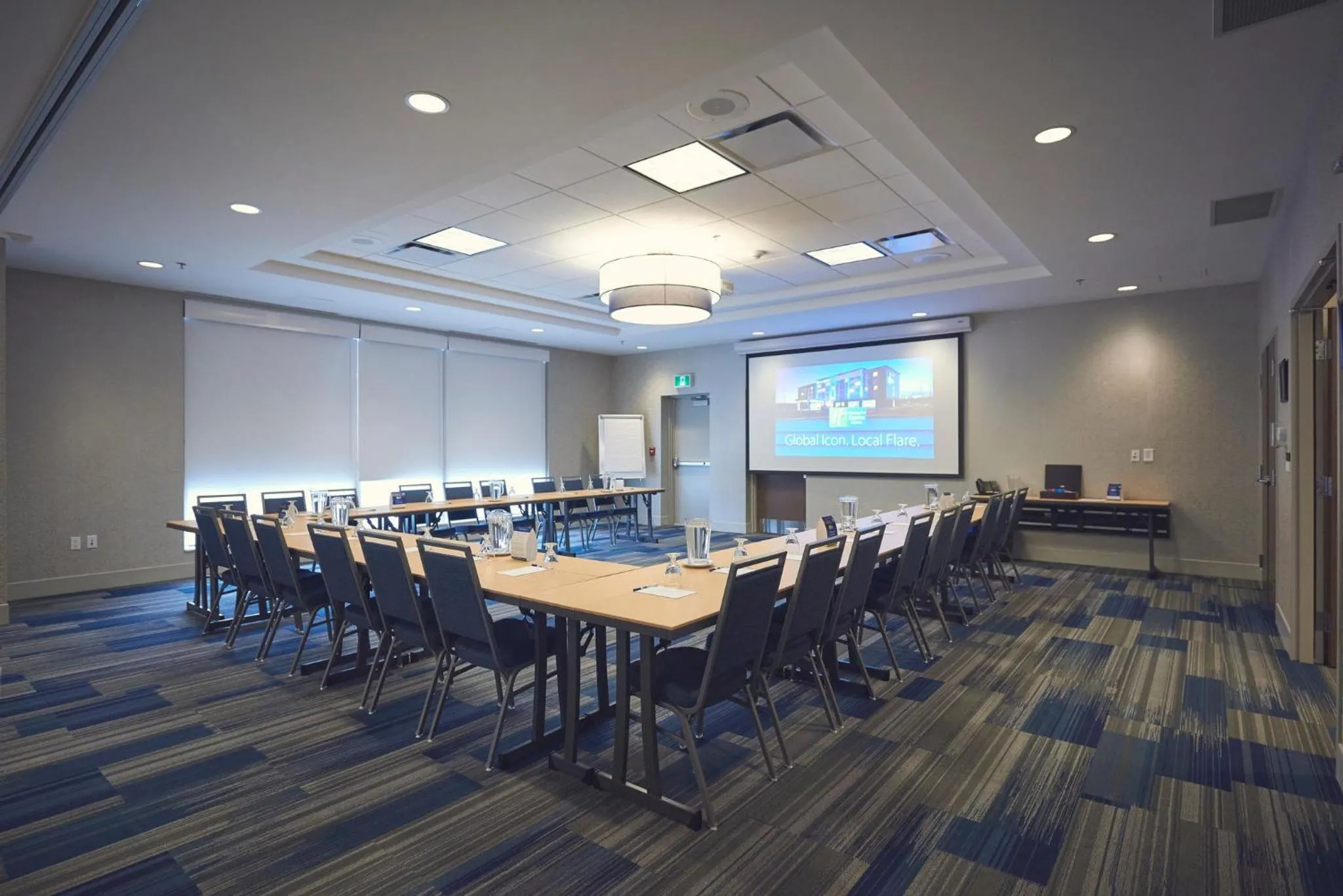 Meeting/conference room in Holiday Inn Express & Suites St. John's Airport by IHG