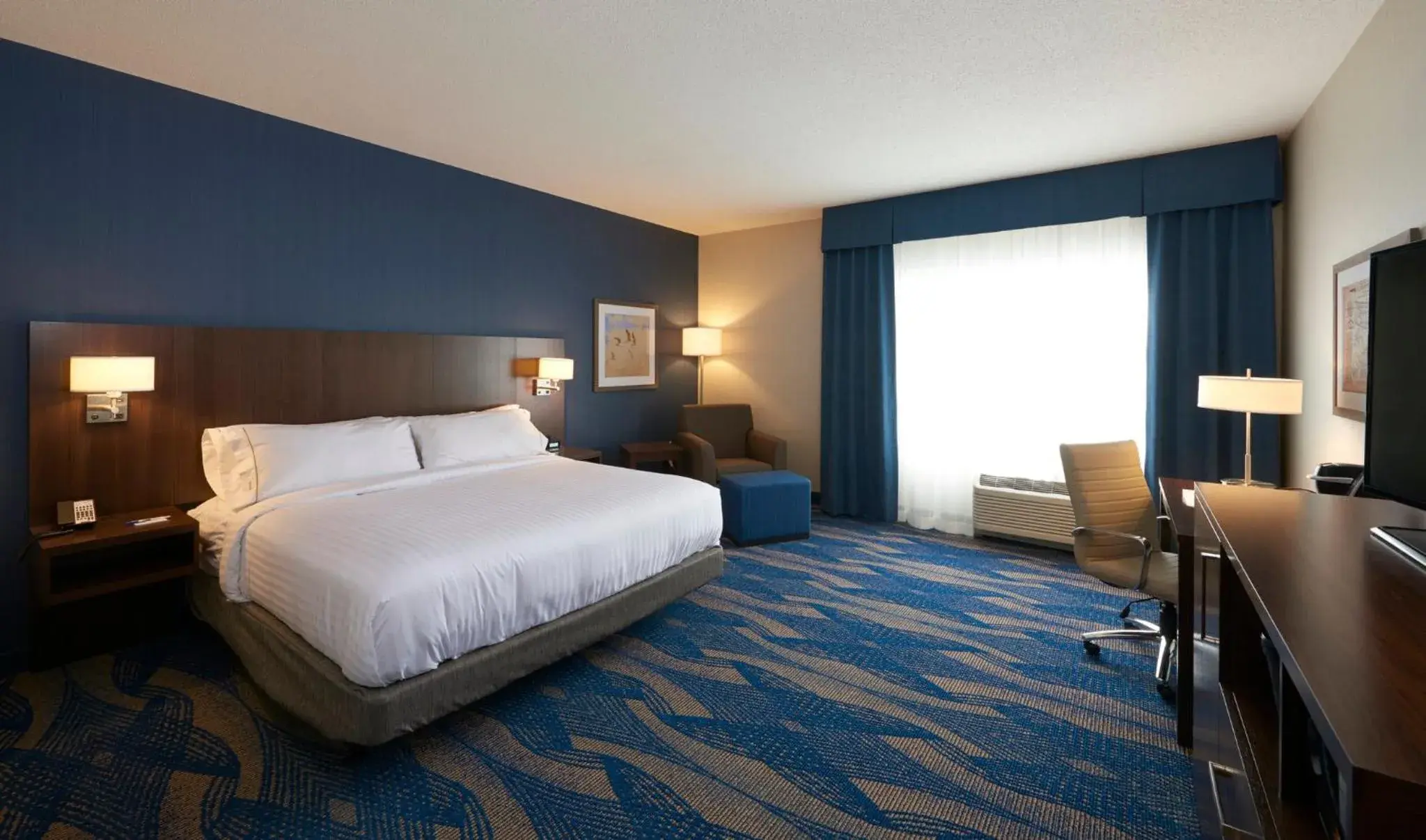 King Room - Disability Access in Holiday Inn Express & Suites St. John's Airport by IHG King Room - Disability Access in Holiday Inn Express & Suites St. John's Airport by IHG