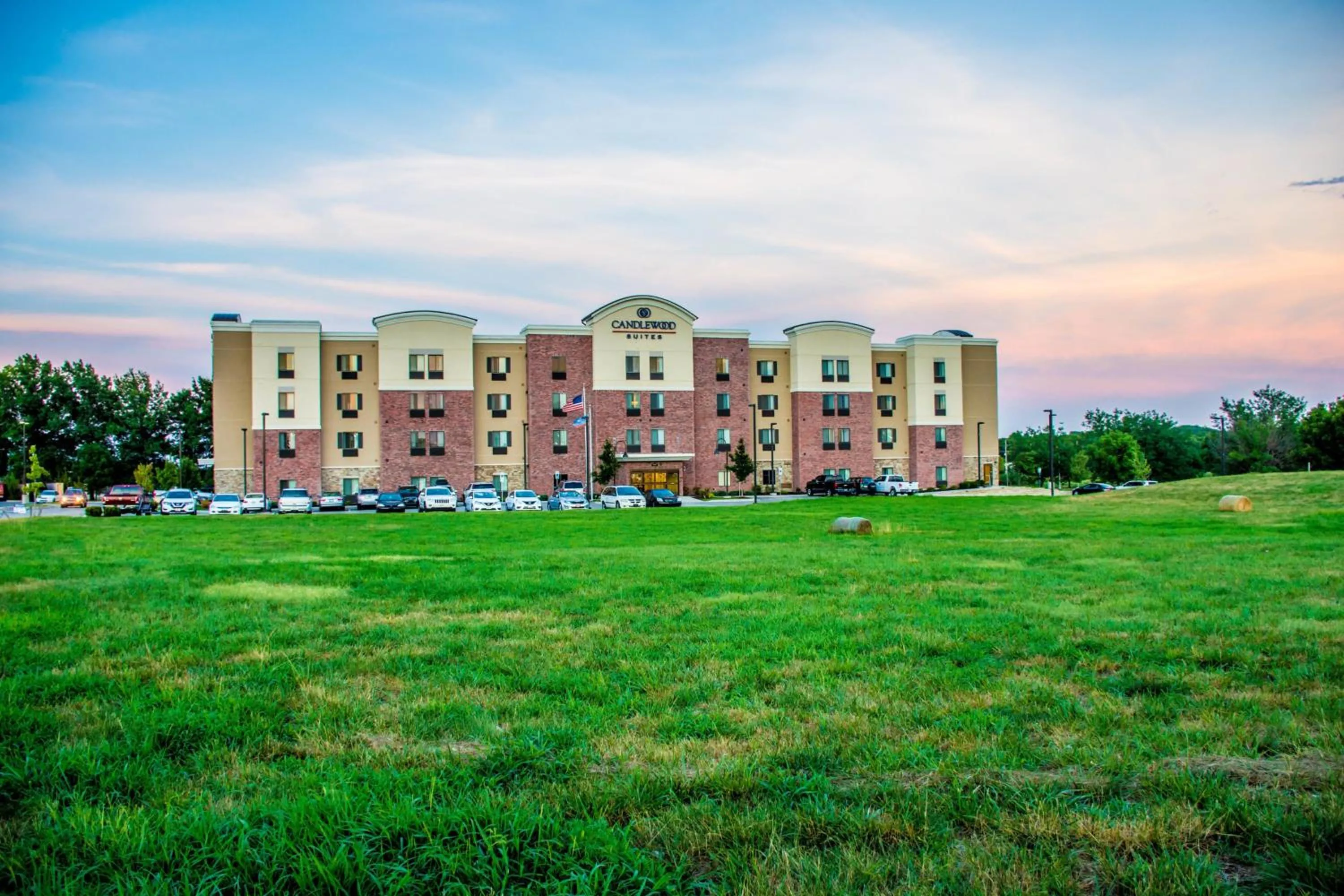 Property building in Candlewood Suites Overland Park W 135th St by IHG