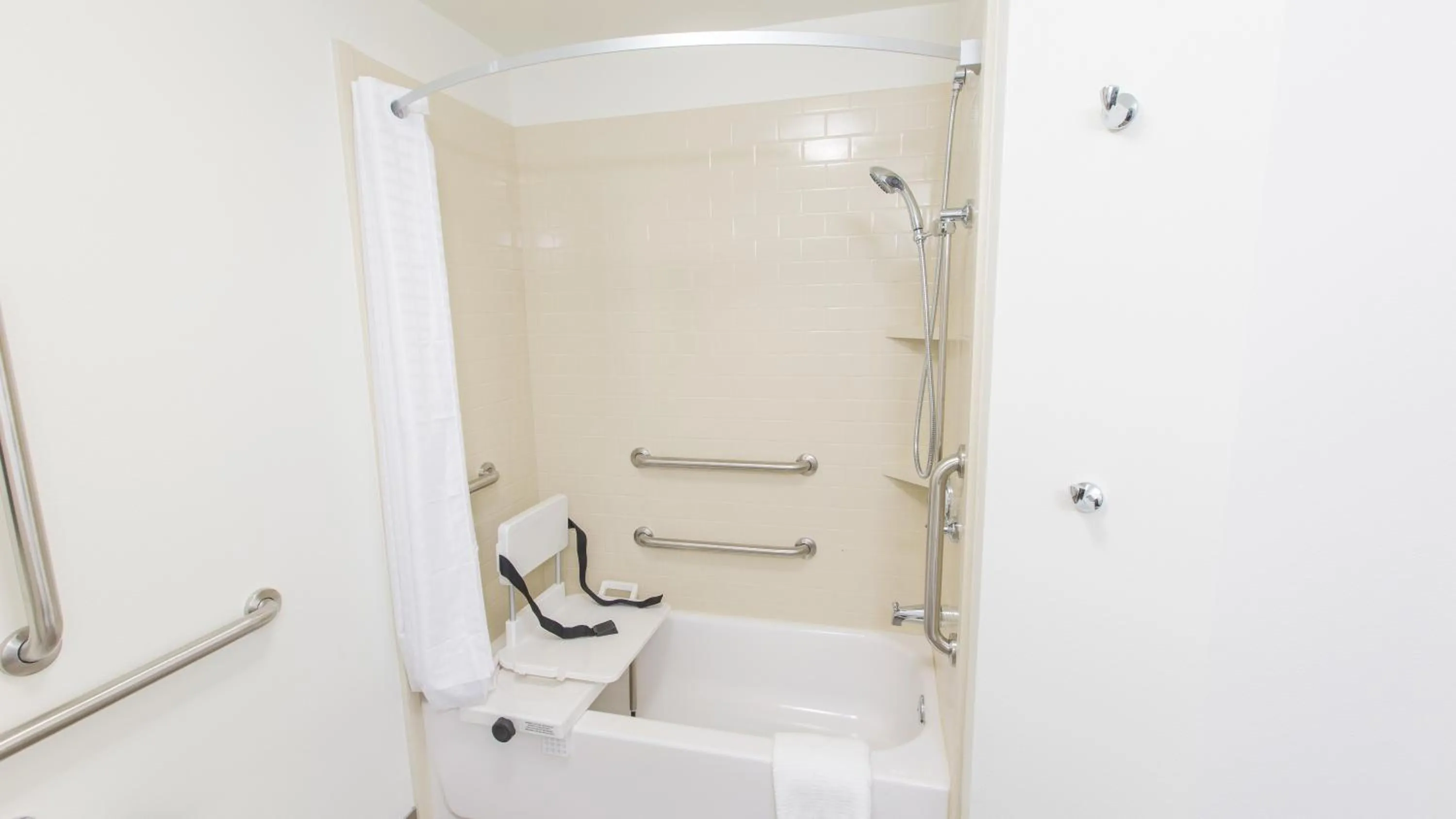 Bathroom in Candlewood Suites Overland Park W 135th St by IHG