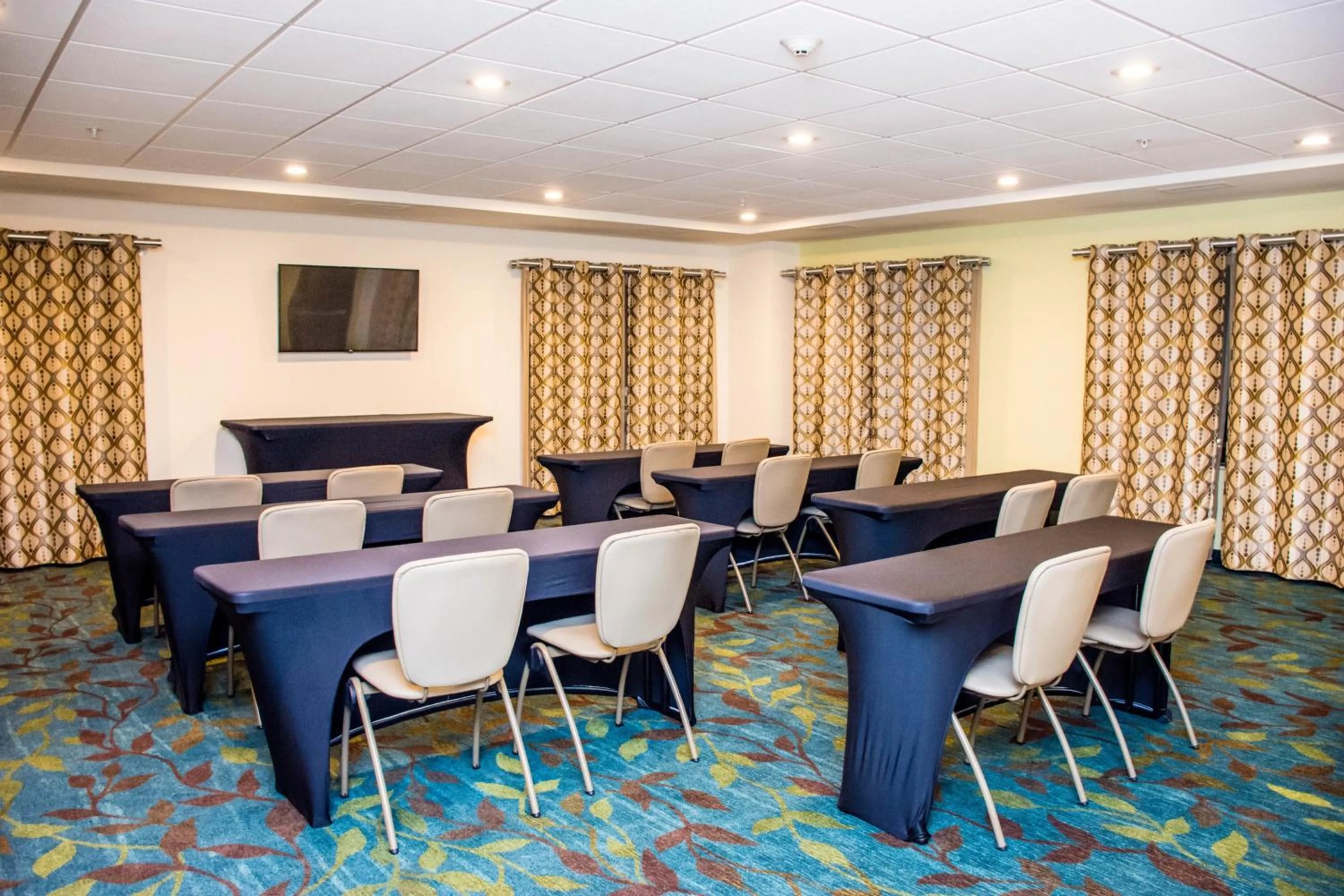 Meeting/conference room in Candlewood Suites Overland Park W 135th St by IHG