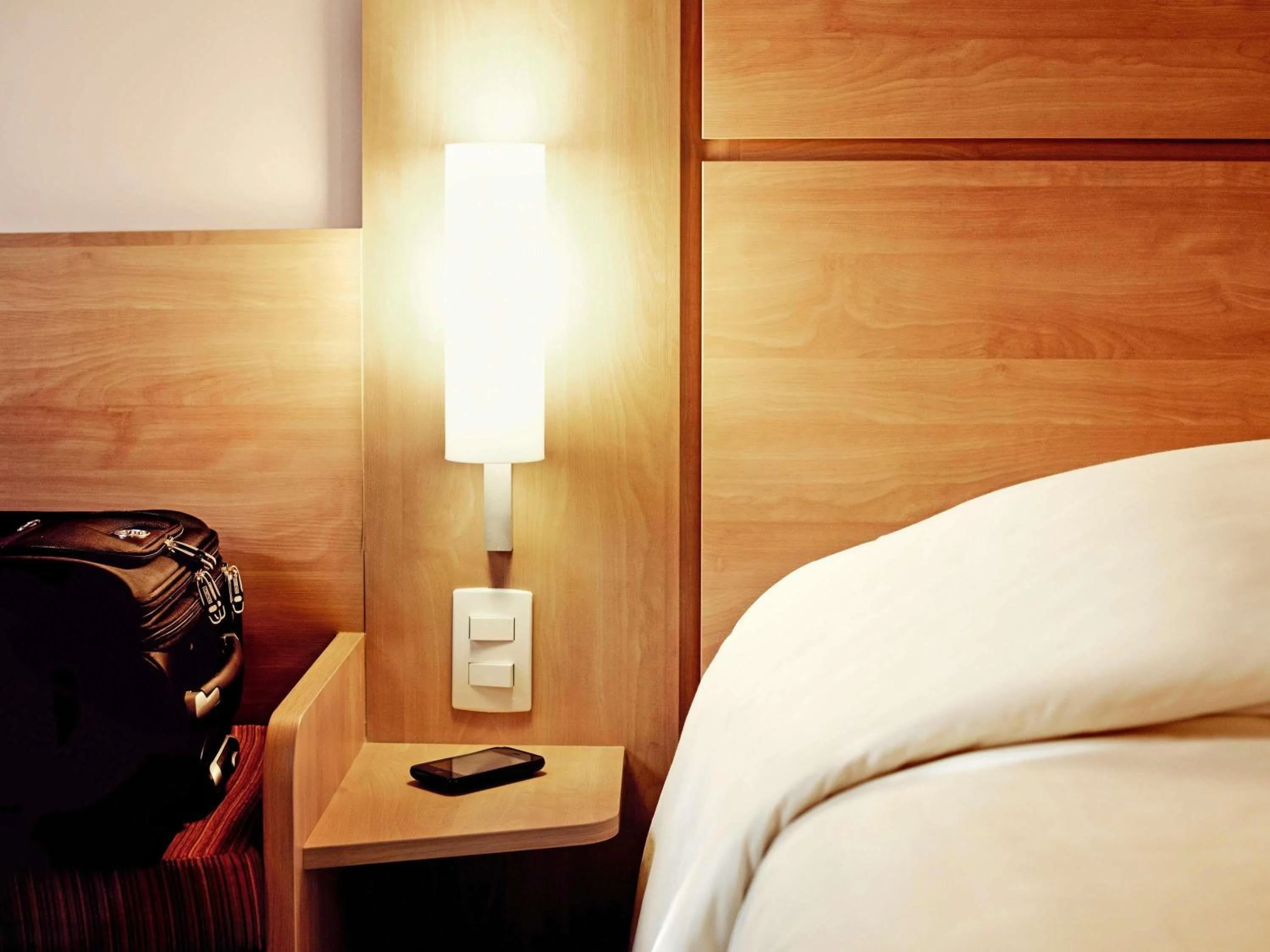 Bedroom, Bed in ibis Canoas Shopping