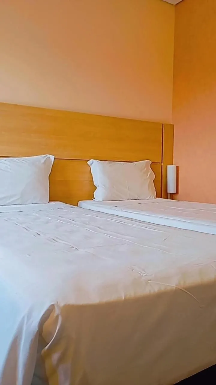 Bed in ibis Canoas Shopping