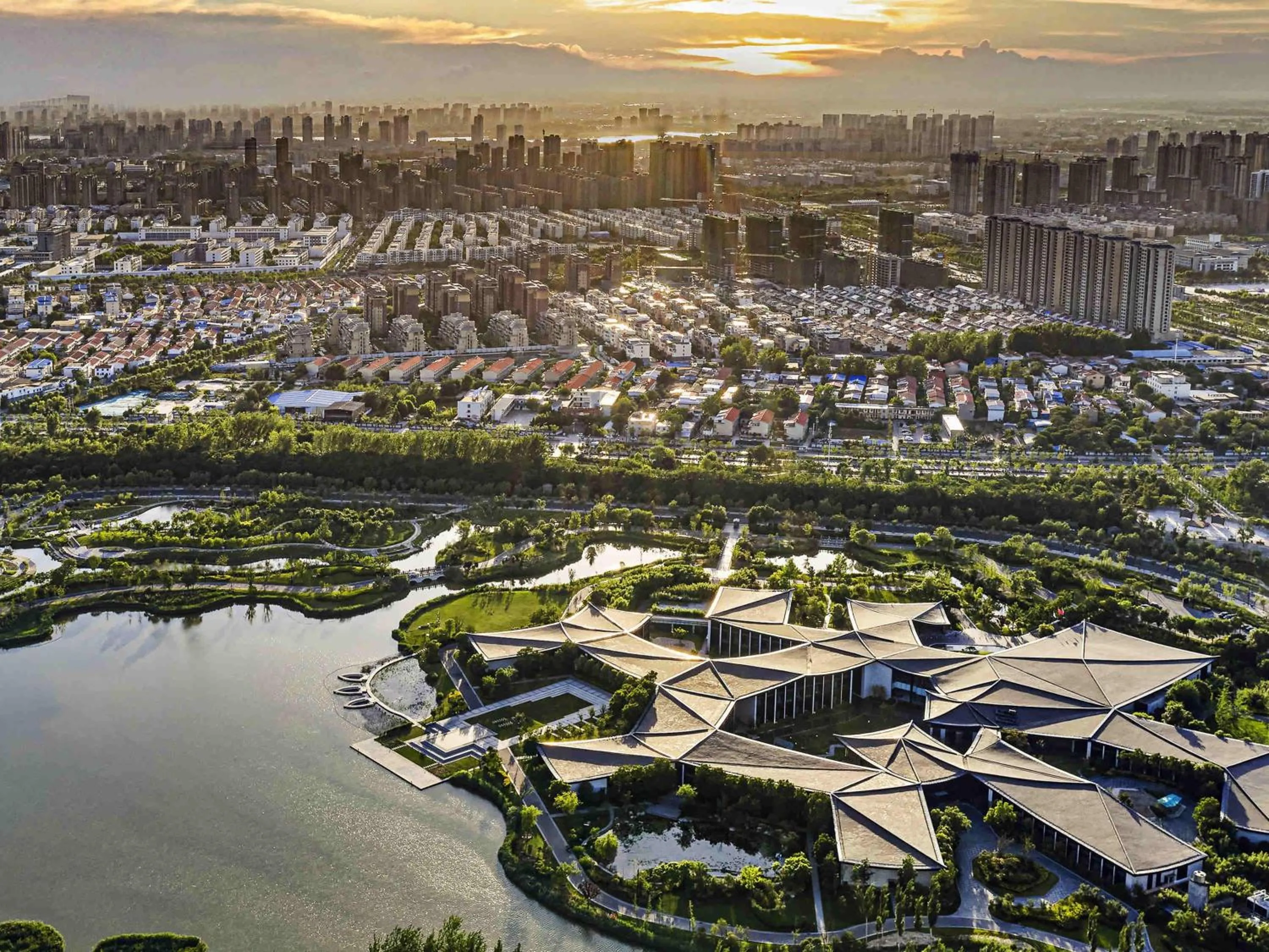 Property building in Pullman Kaifeng Jianye