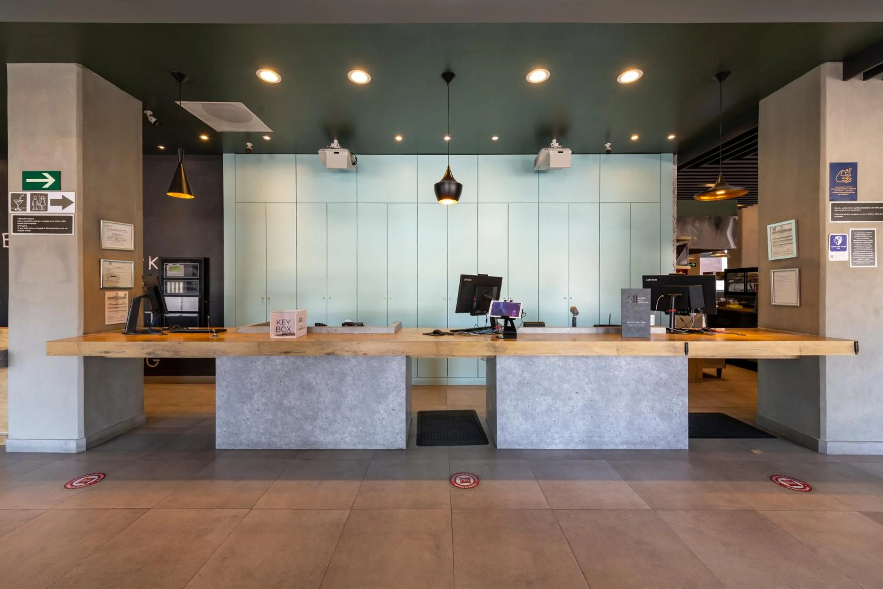 Lobby or reception in Ibis Queretaro