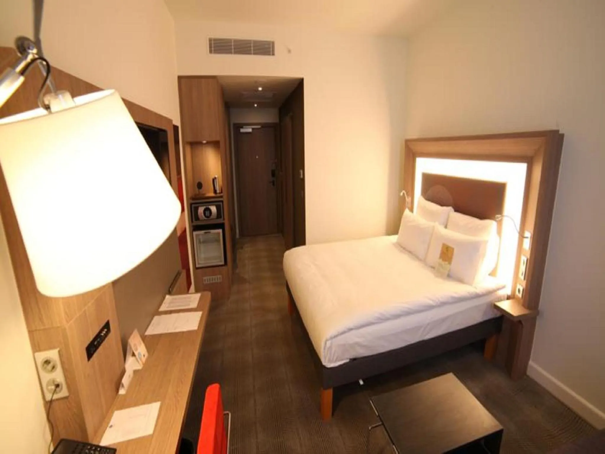 Photo of the whole room, Bed in Novotel Diyarbakir