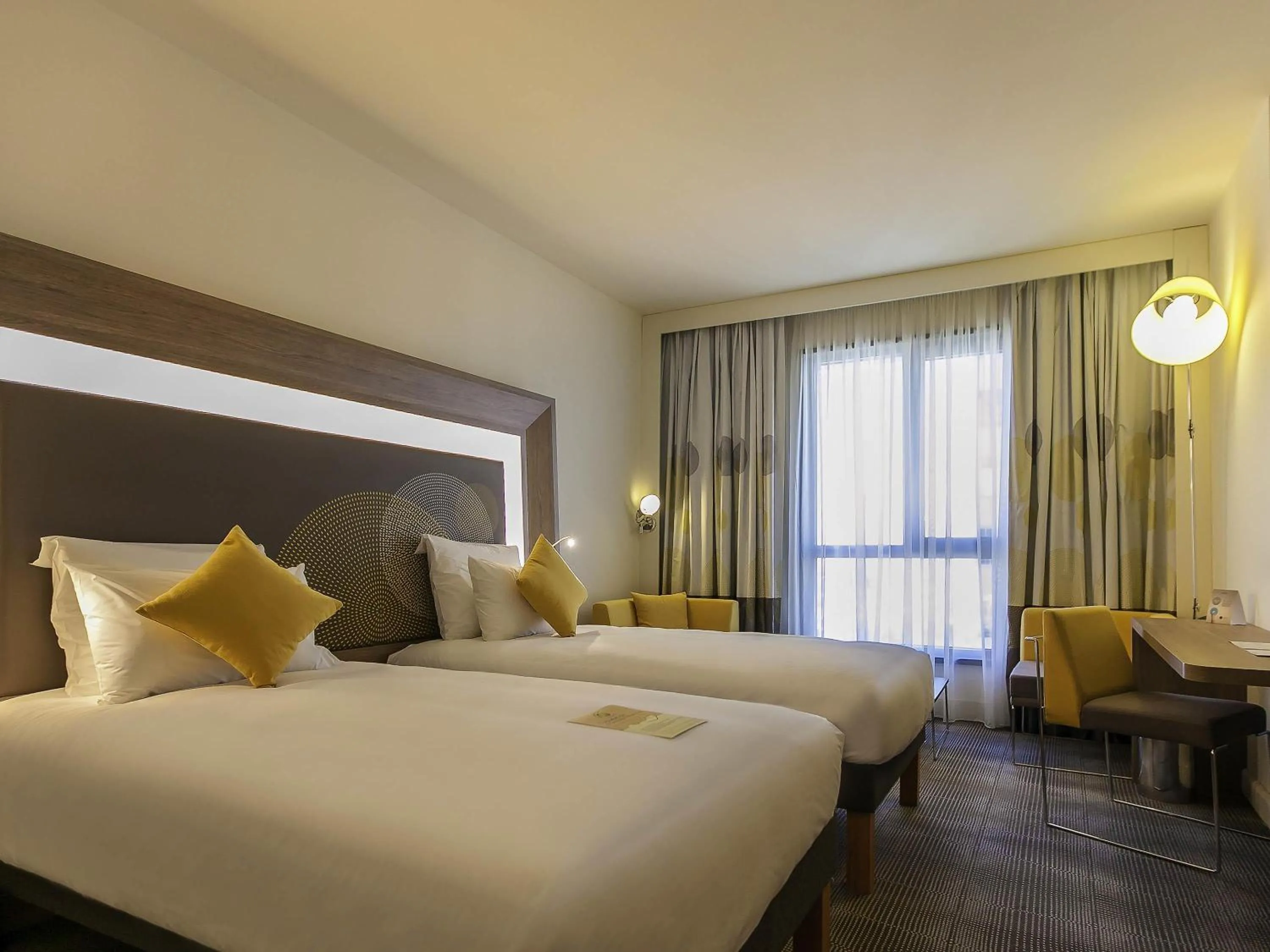 Bedroom, Bed in Novotel Diyarbakir