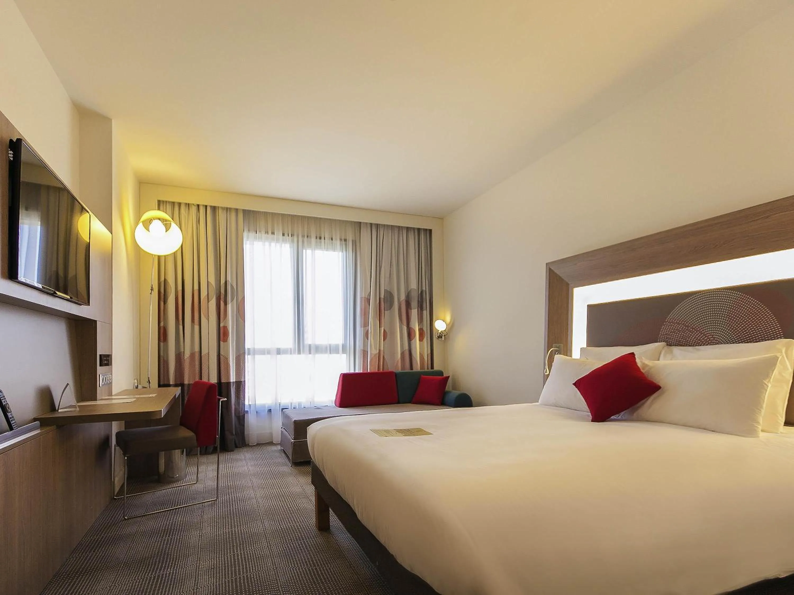 Bedroom, Bed in Novotel Diyarbakir