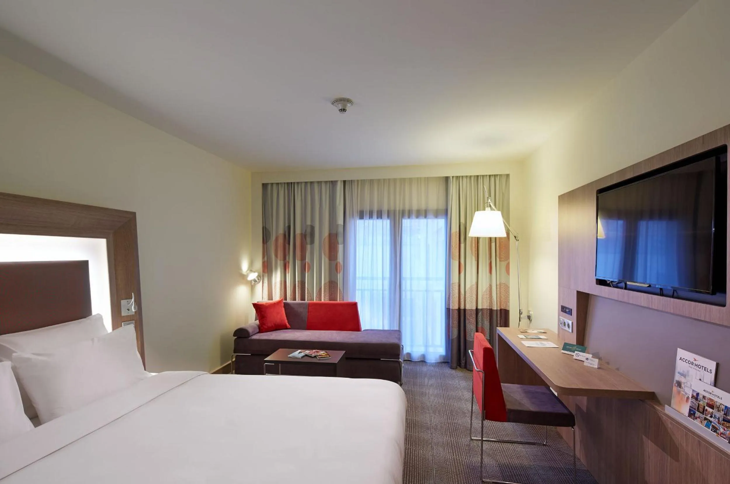 Photo of the whole room, Bed in Novotel Diyarbakir