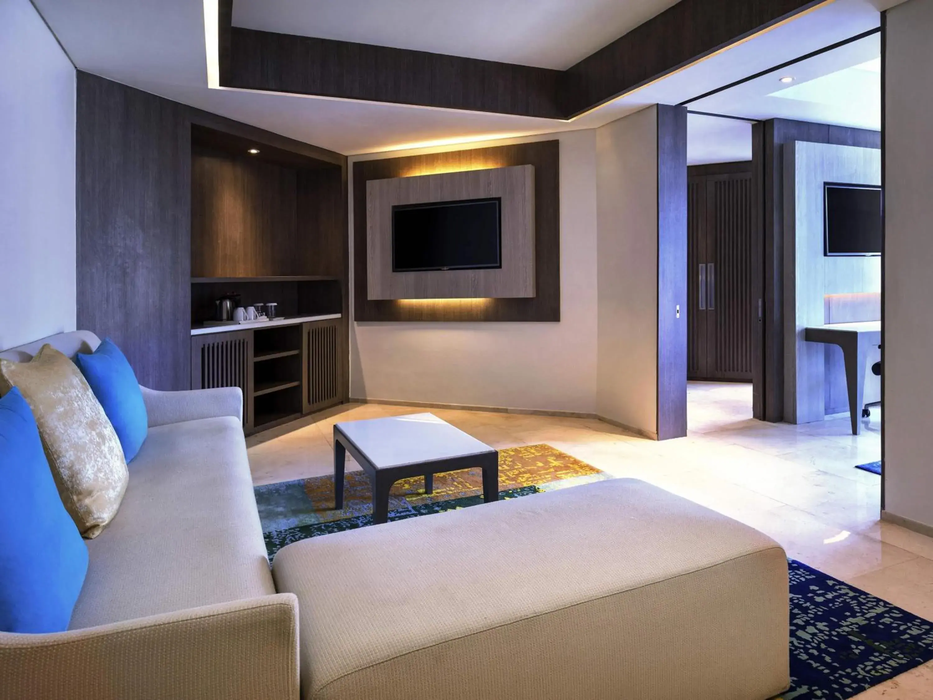Business Suite in Grand Mercure Jakarta Kemayoran Business Suite in Grand Mercure Jakarta Kemayoran