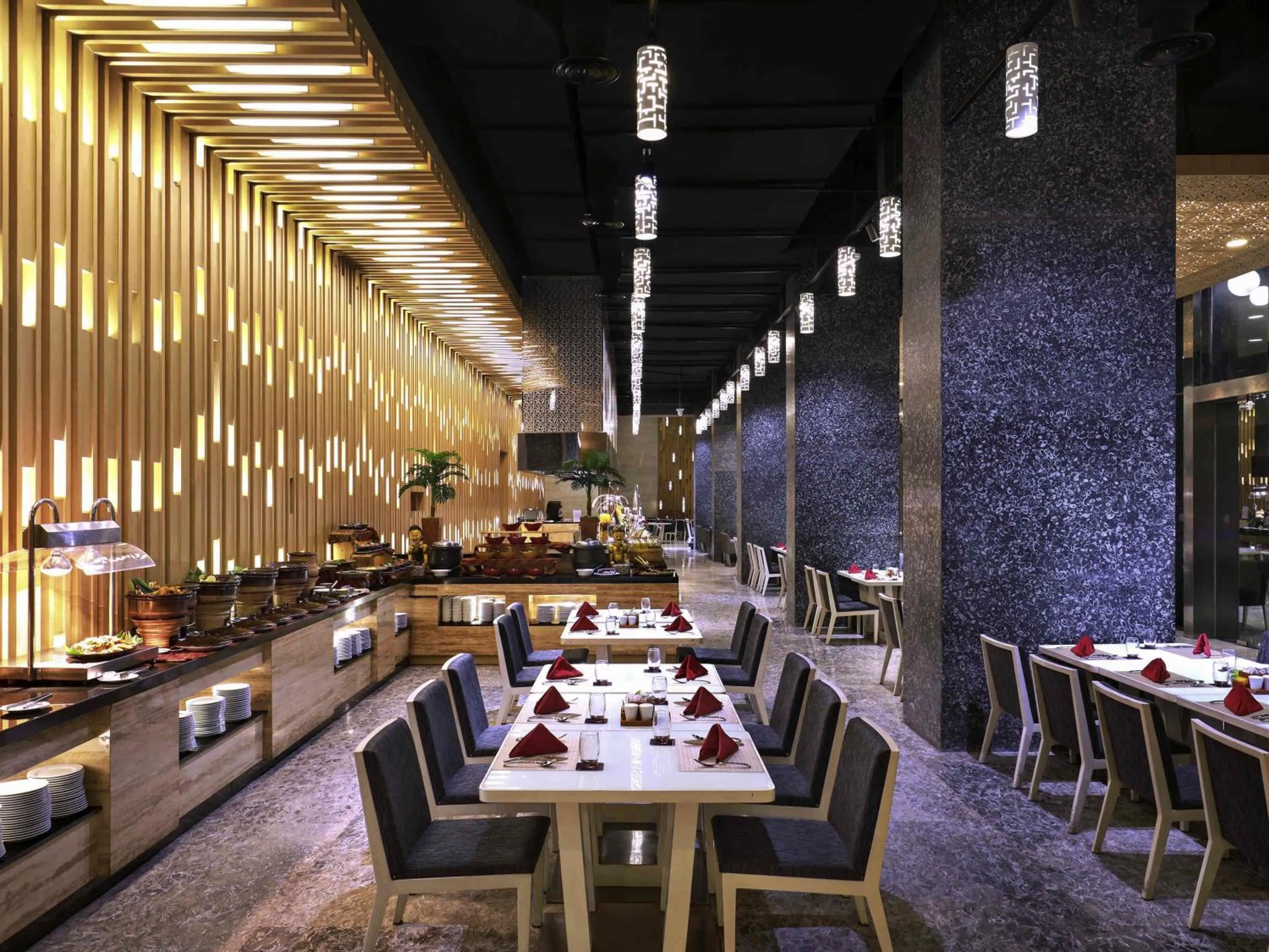 Restaurant/places to eat in Grand Mercure Jakarta Kemayoran