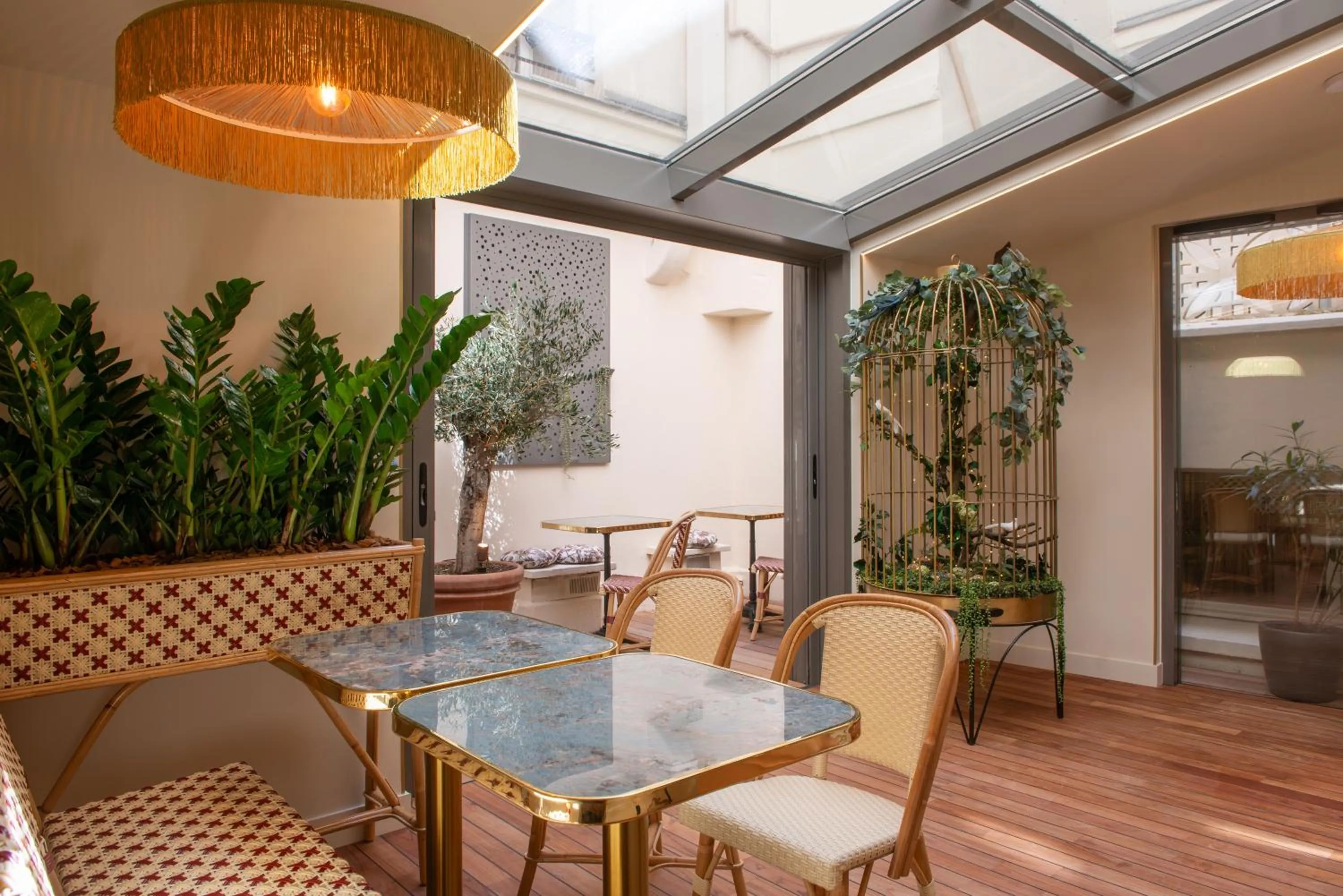 Patio in Mercure Paris Pigalle Sacre Coeur