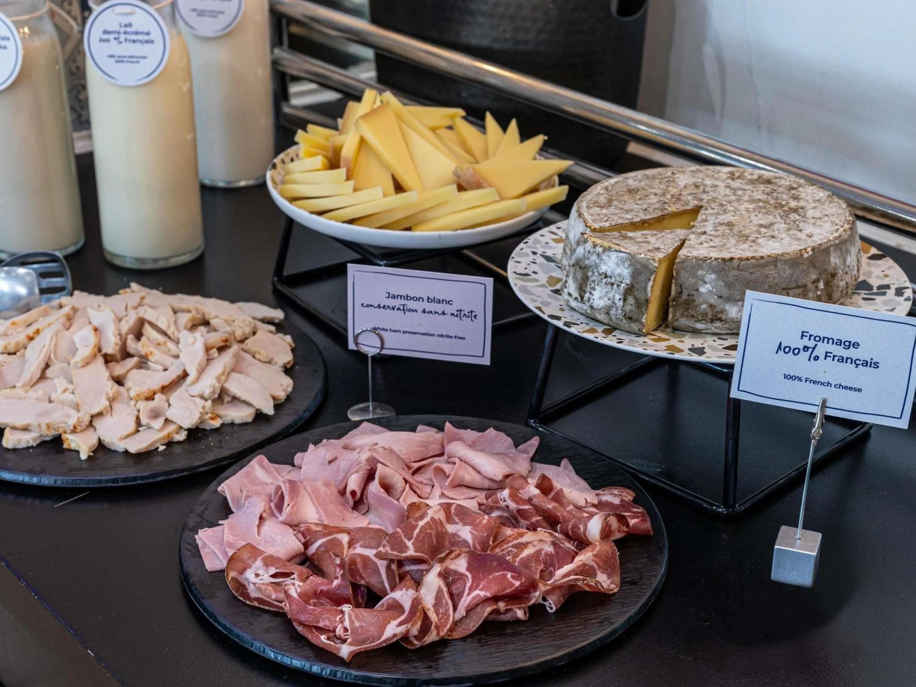 Breakfast in Mercure Paris Pigalle Sacre Coeur