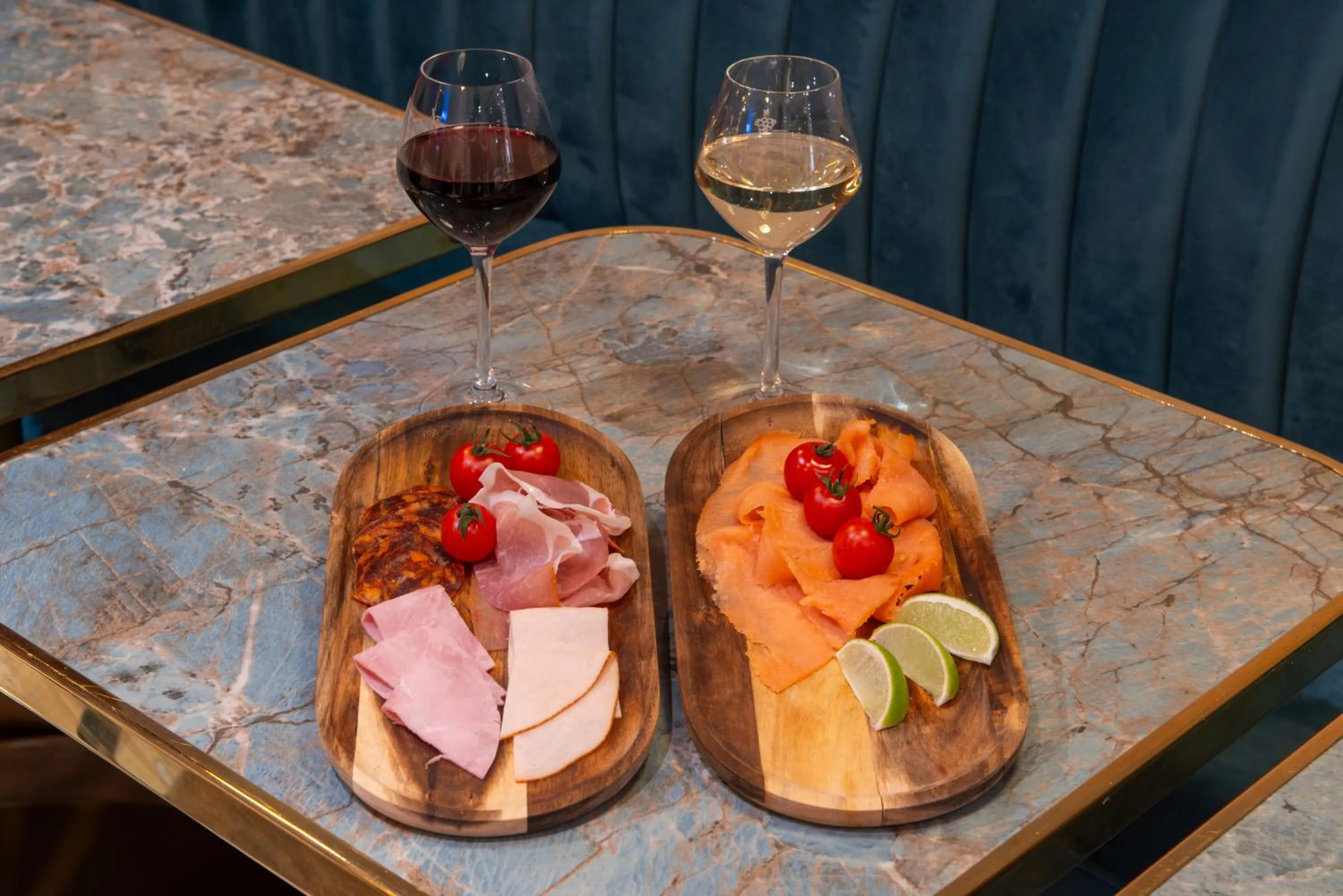 Restaurant/places to eat in Mercure Paris Pigalle Sacre Coeur