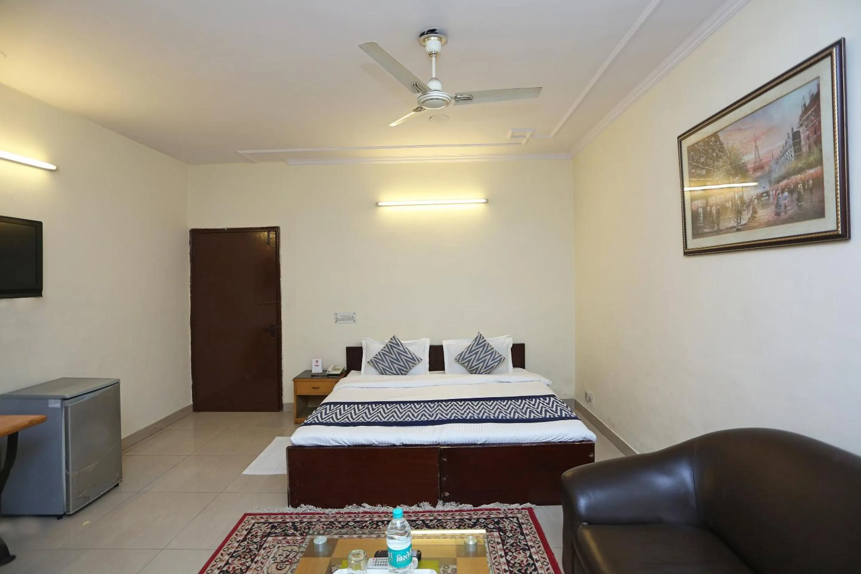 Bedroom, Bed in Super Hotel O Kalkaji Residency Bnb Near Lotus Temple