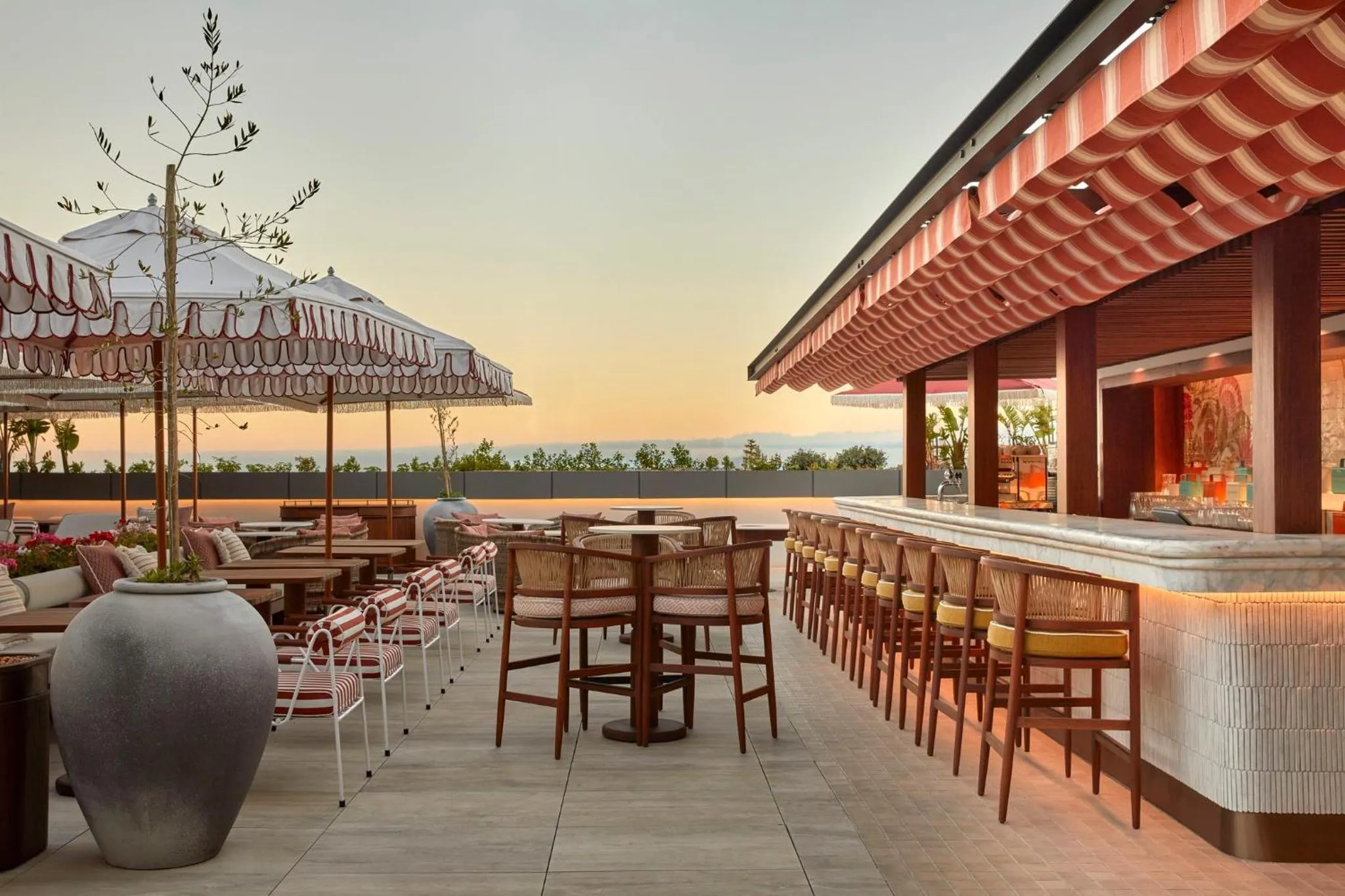 Restaurant/places to eat in InterContinental Table Bay Cape Town by IHG