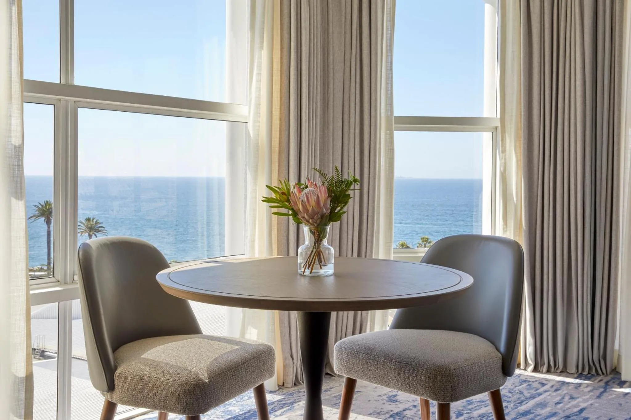 Photo of the whole room in InterContinental Table Bay Cape Town by IHG