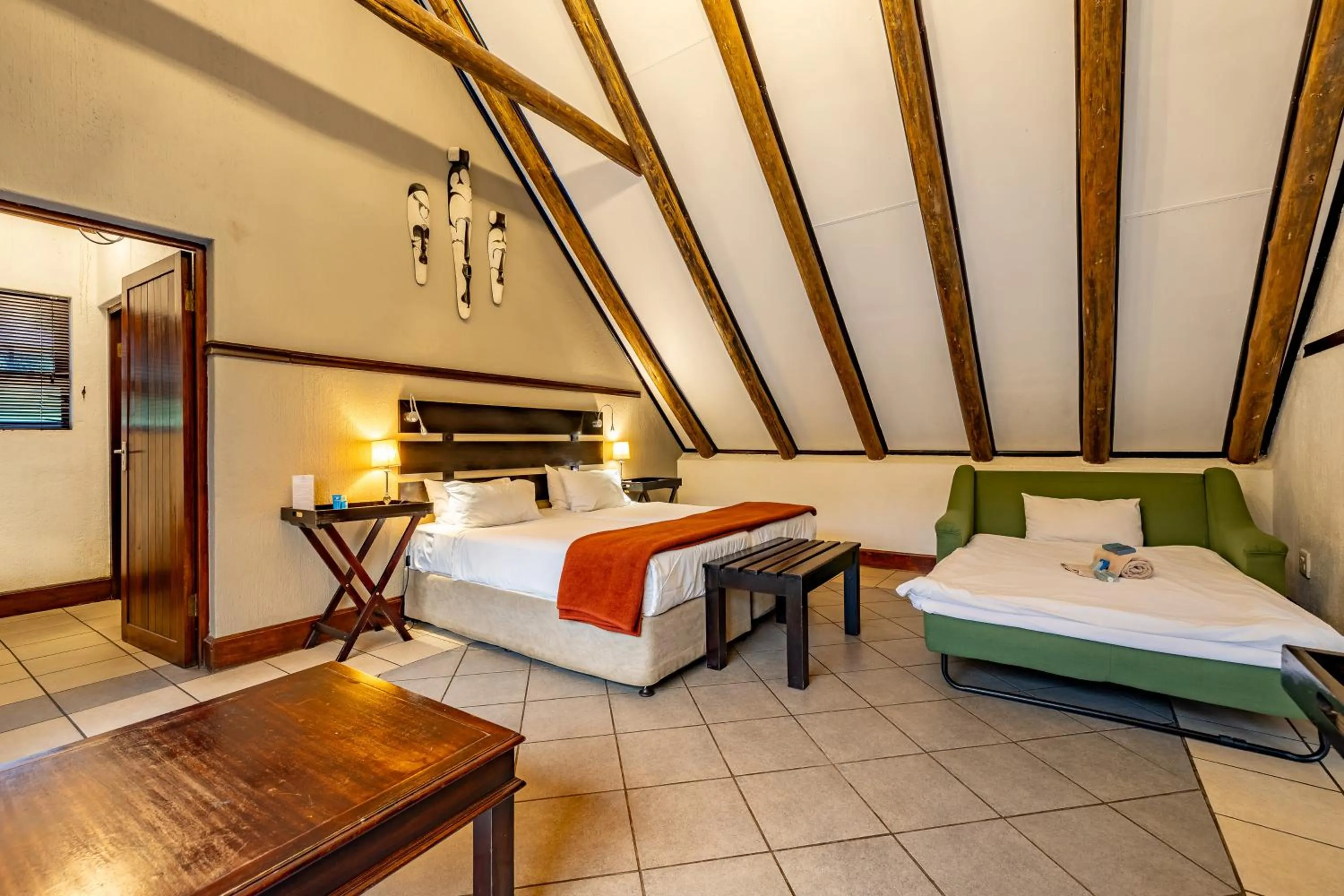 Bedroom, Bed in Pestana Kruger Lodge