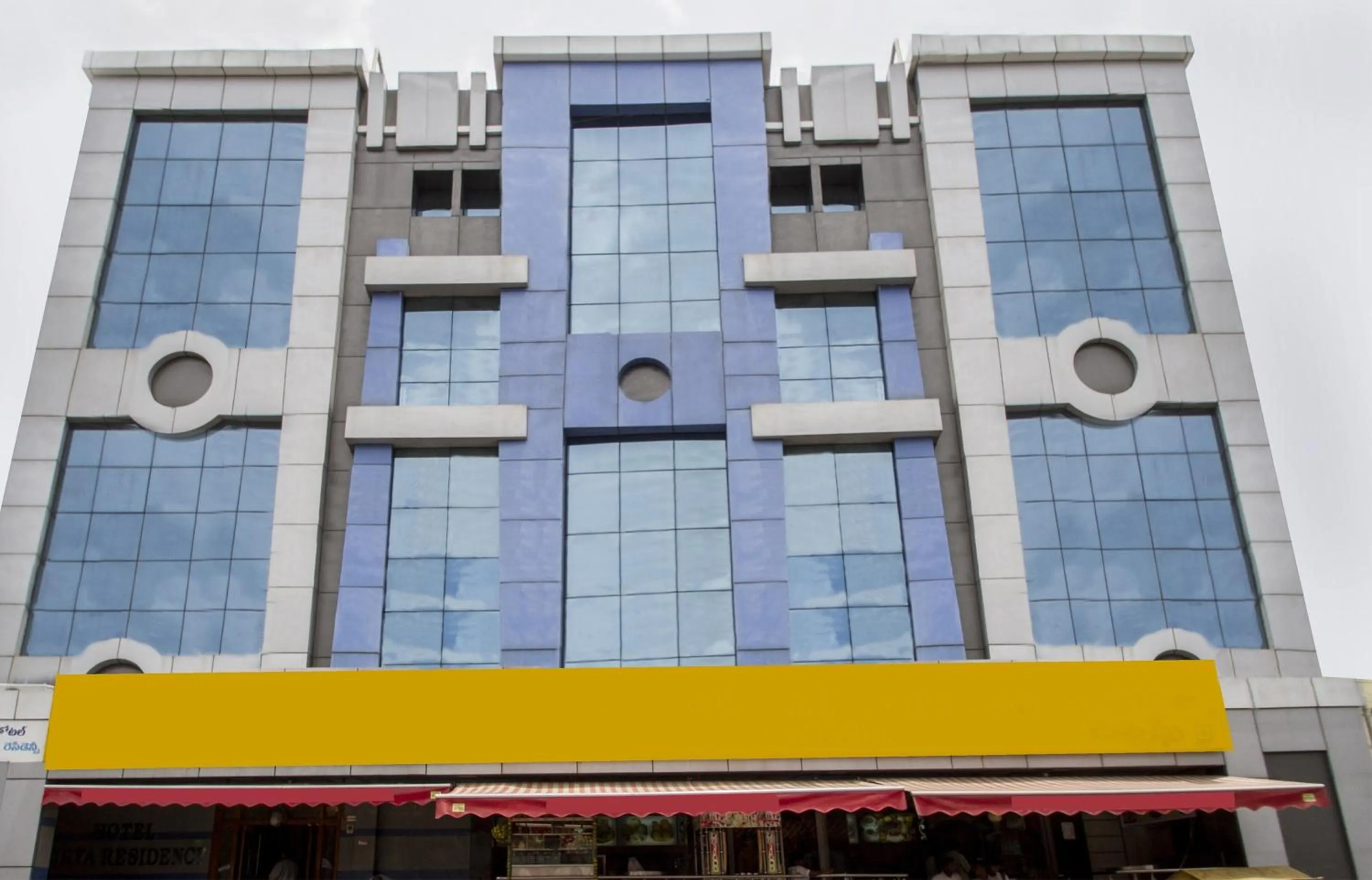 Facade/entrance in Hotel O Surya Residency