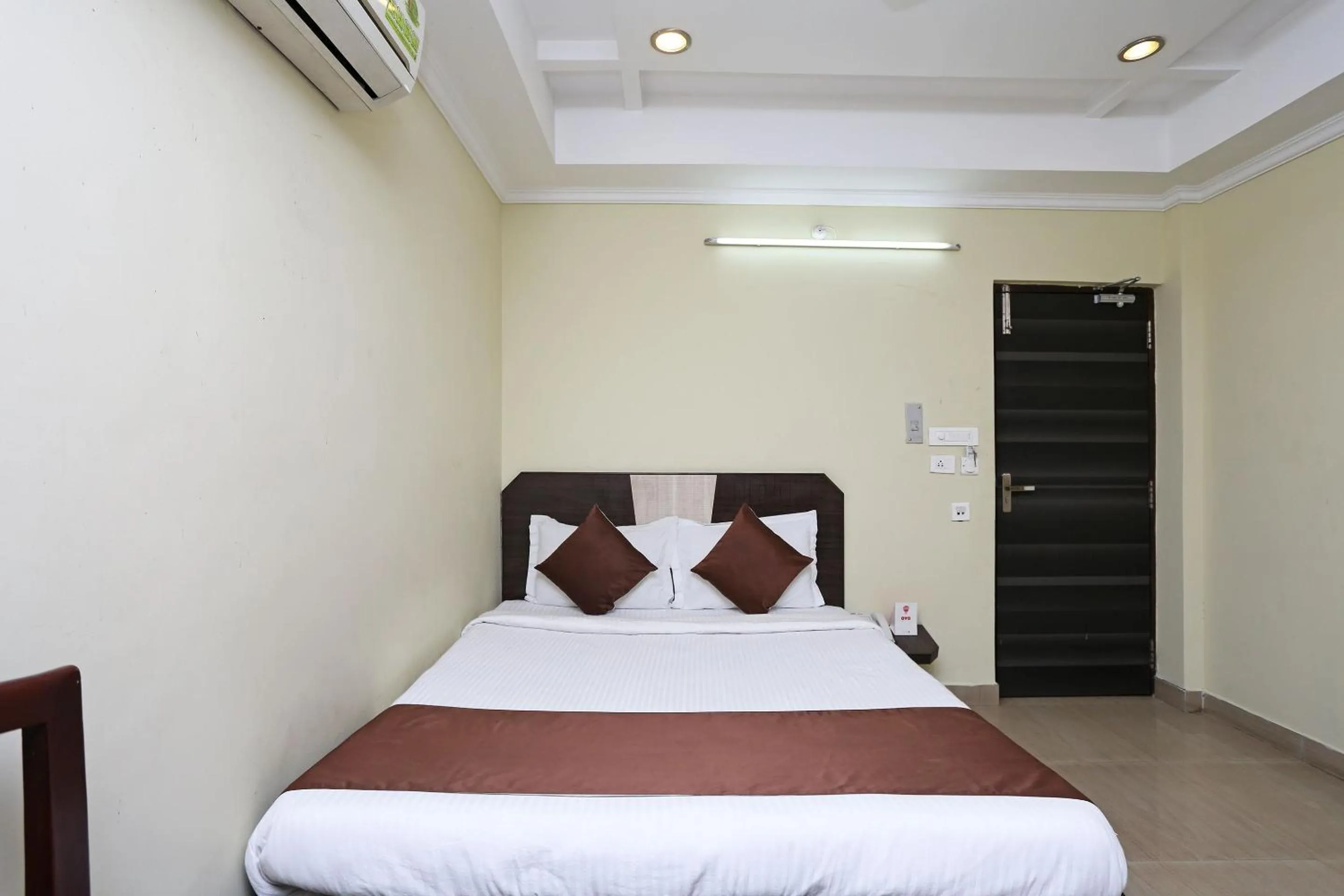 Bedroom, Bed in Hotel O Saraswathi Residency Near SR Nagar Metro Station