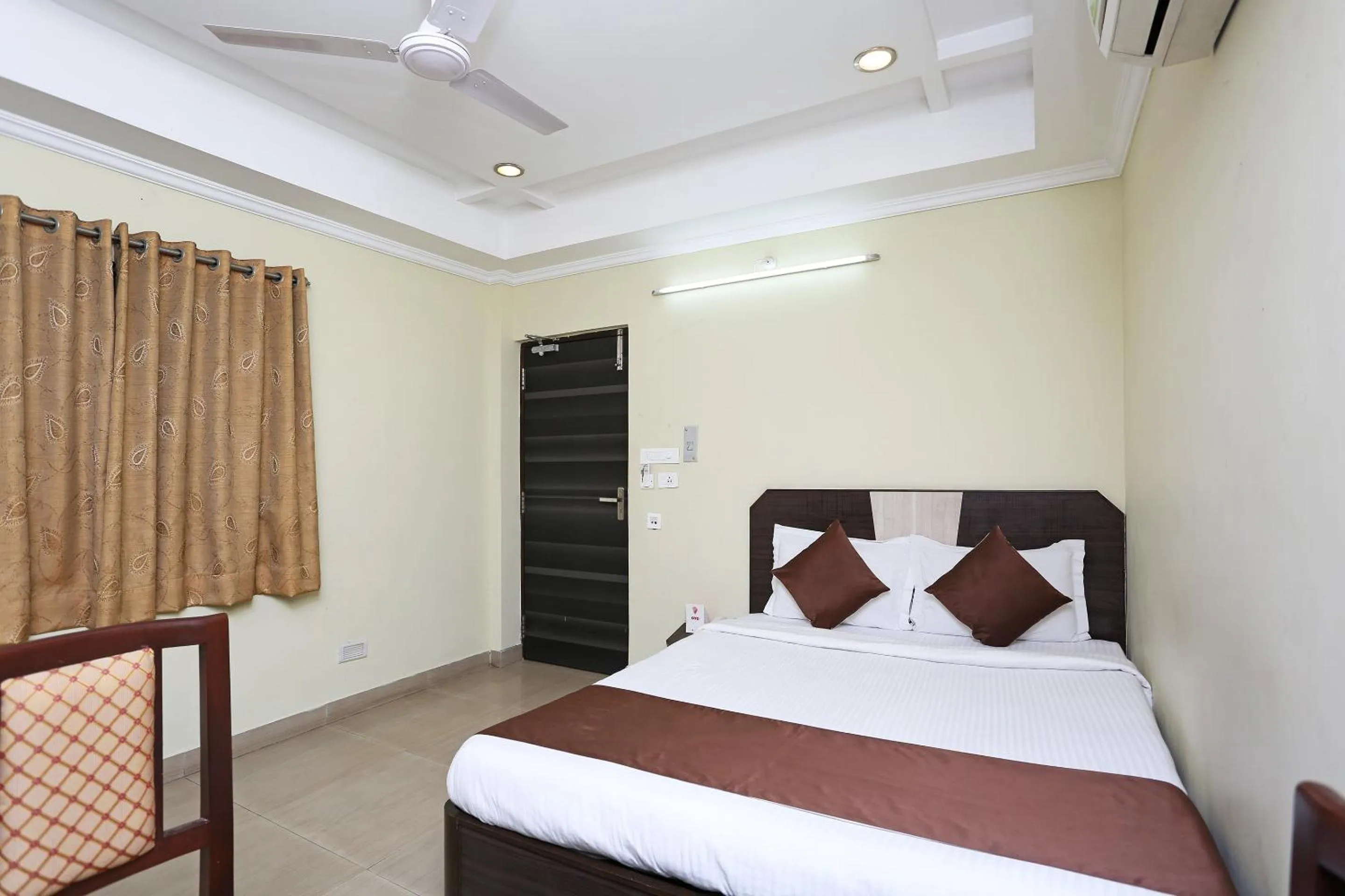 Bedroom, Bed in Hotel O Saraswathi Residency Near SR Nagar Metro Station