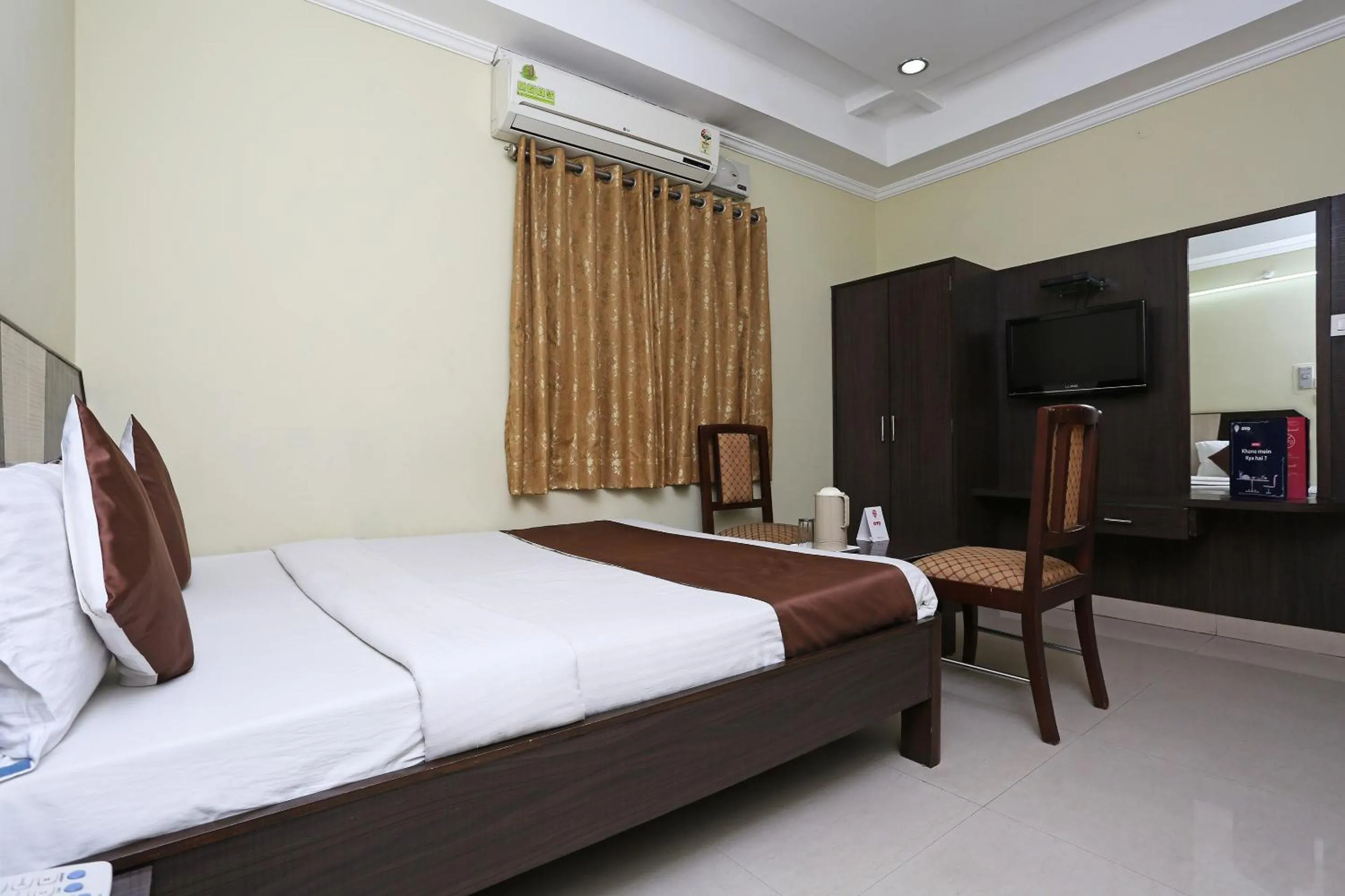 Bedroom, Bed in Hotel O Saraswathi Residency Near SR Nagar Metro Station