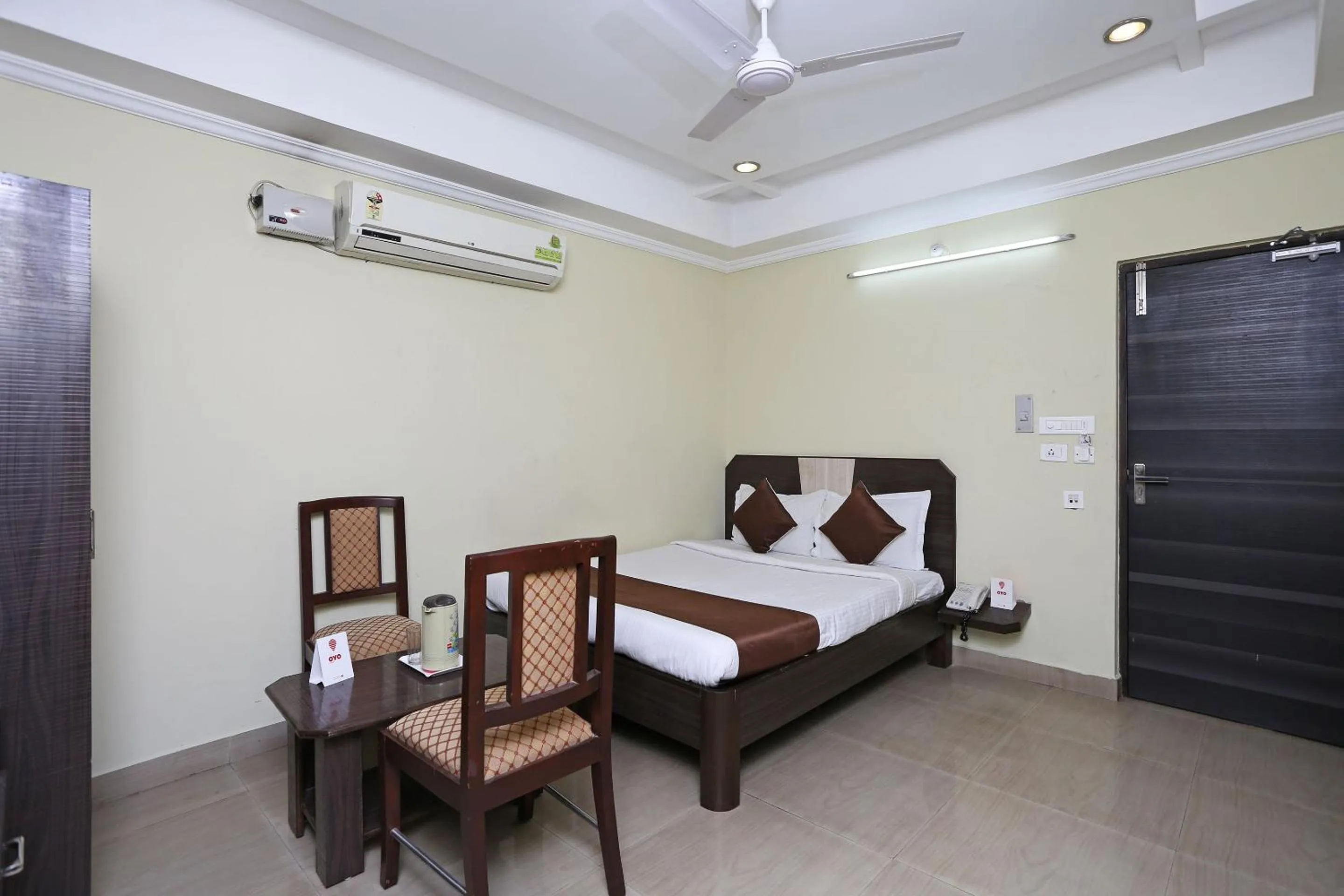 Bedroom, Bed in Hotel O Saraswathi Residency Near SR Nagar Metro Station