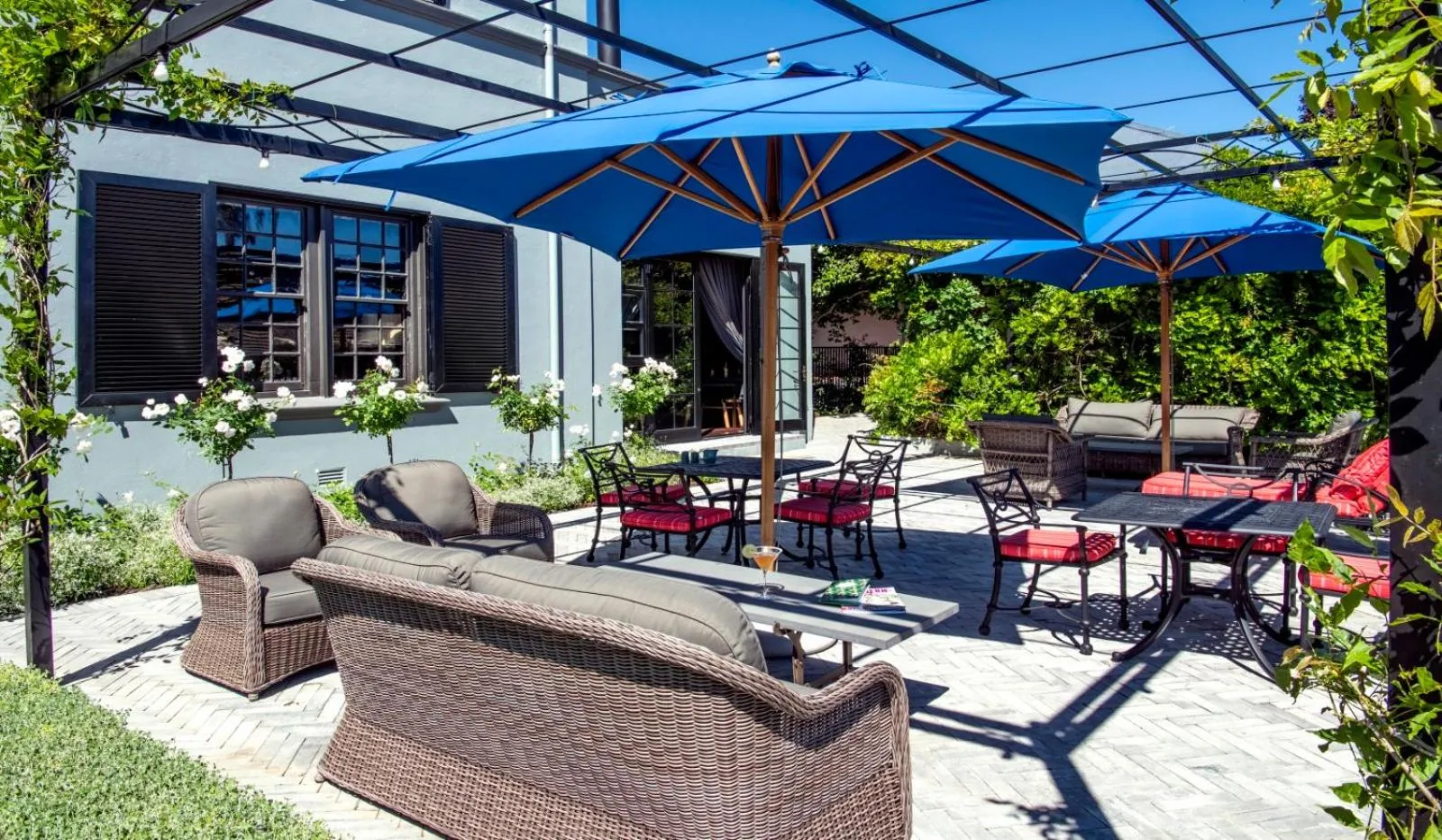 Patio in La Fontaine Boutique Hotel by The Oyster Collection