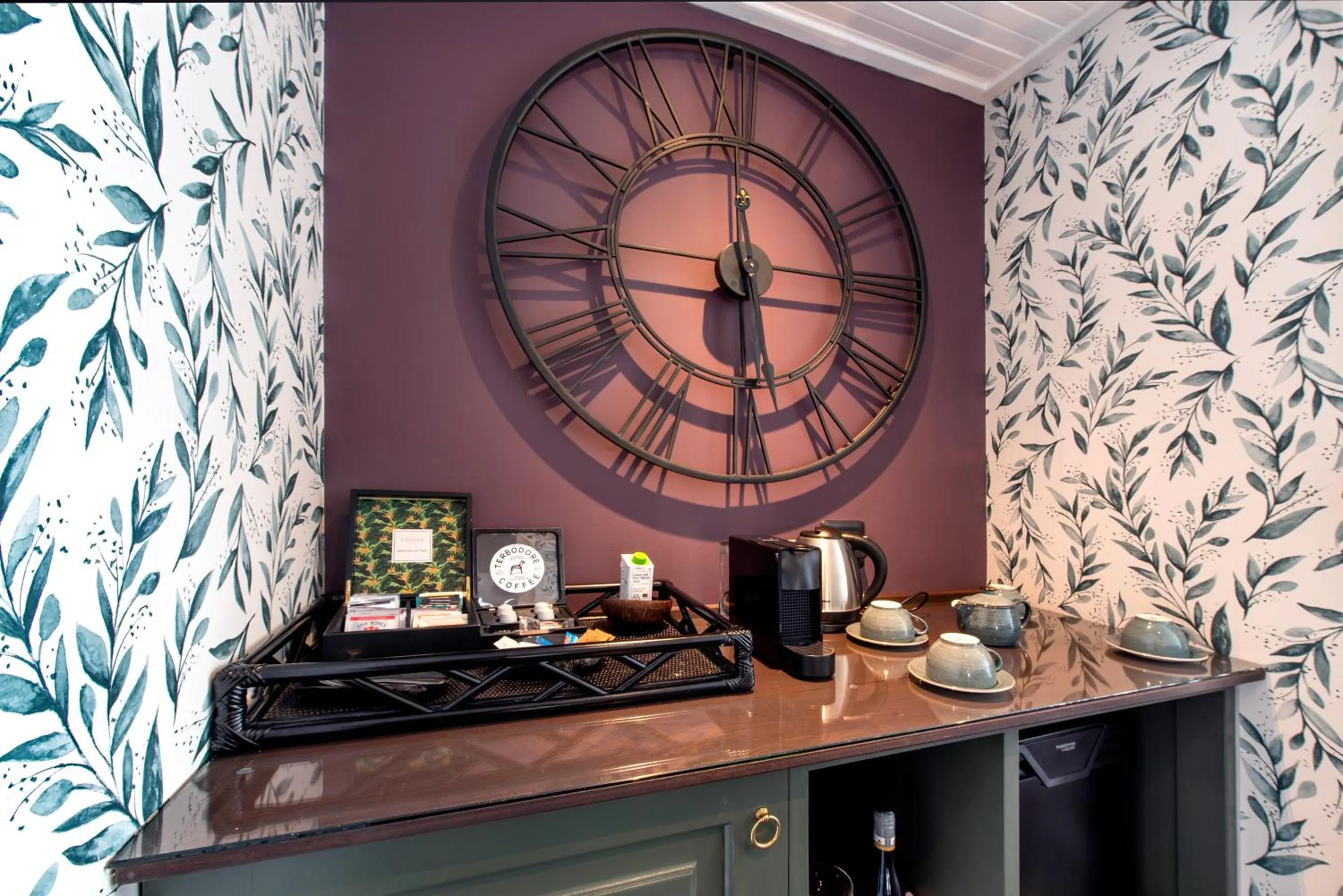 Coffee/tea facilities in La Fontaine Boutique Hotel by The Oyster Collection