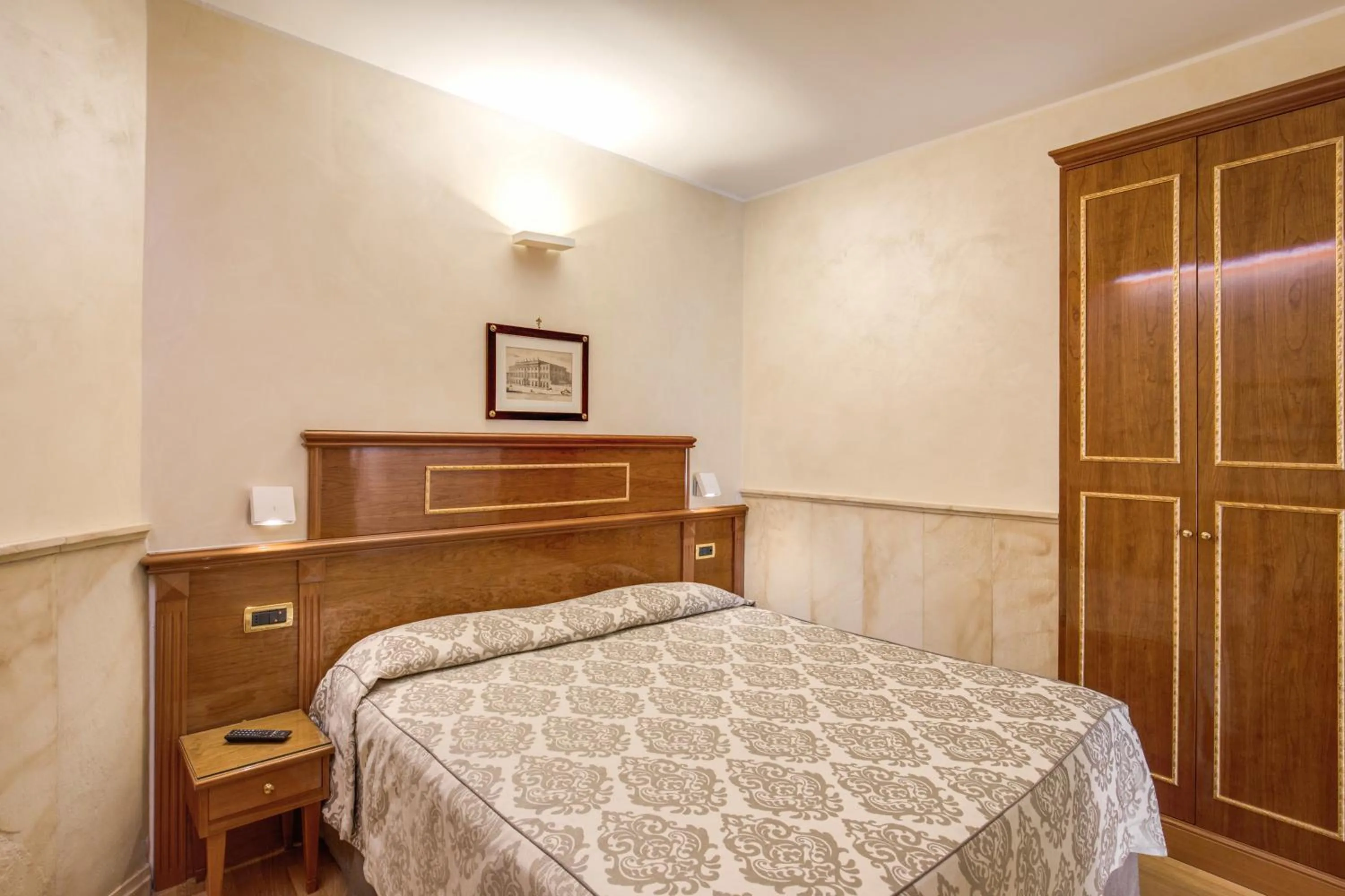 Bedroom in Pantheon Rooms