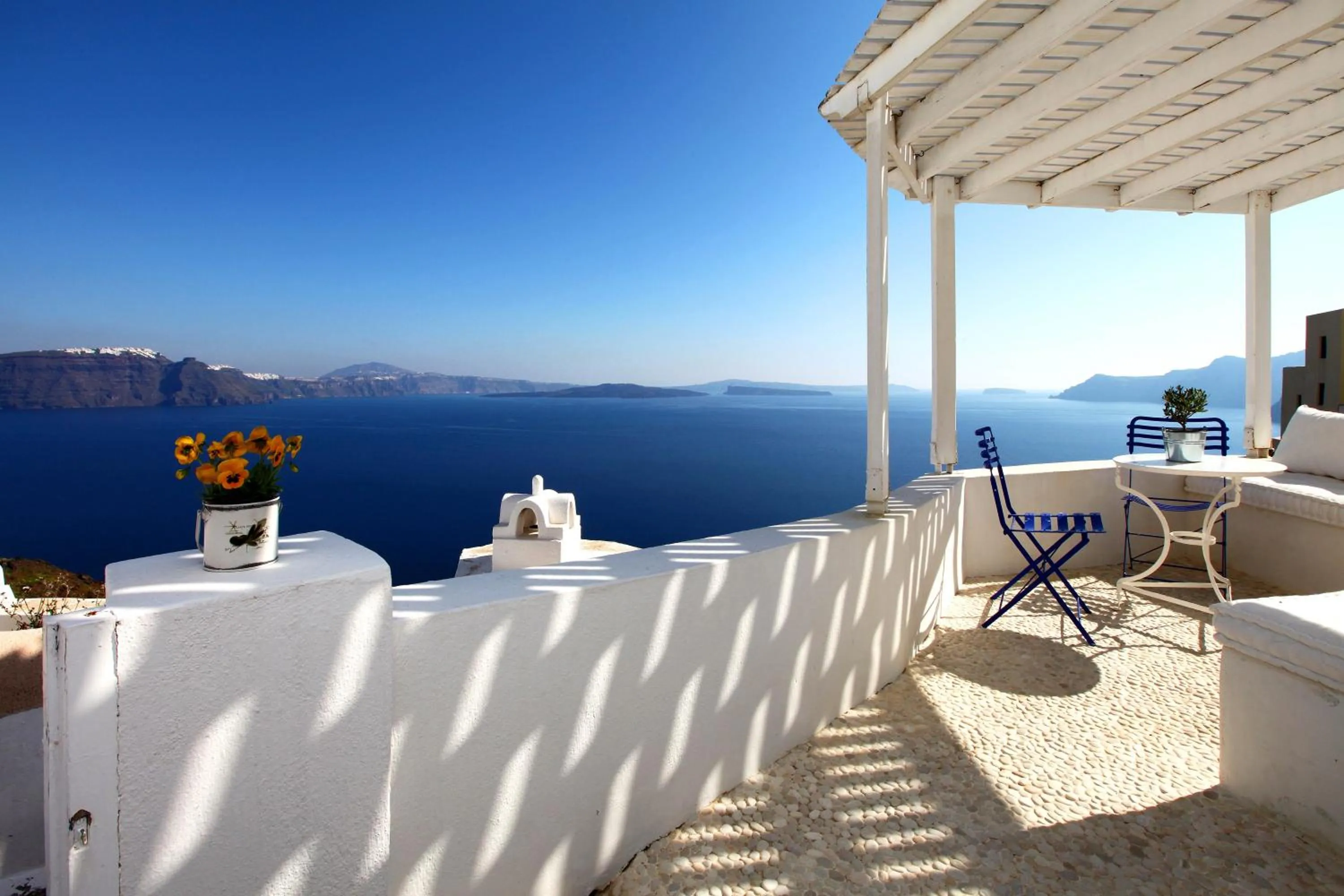 Day in Menias Cave House