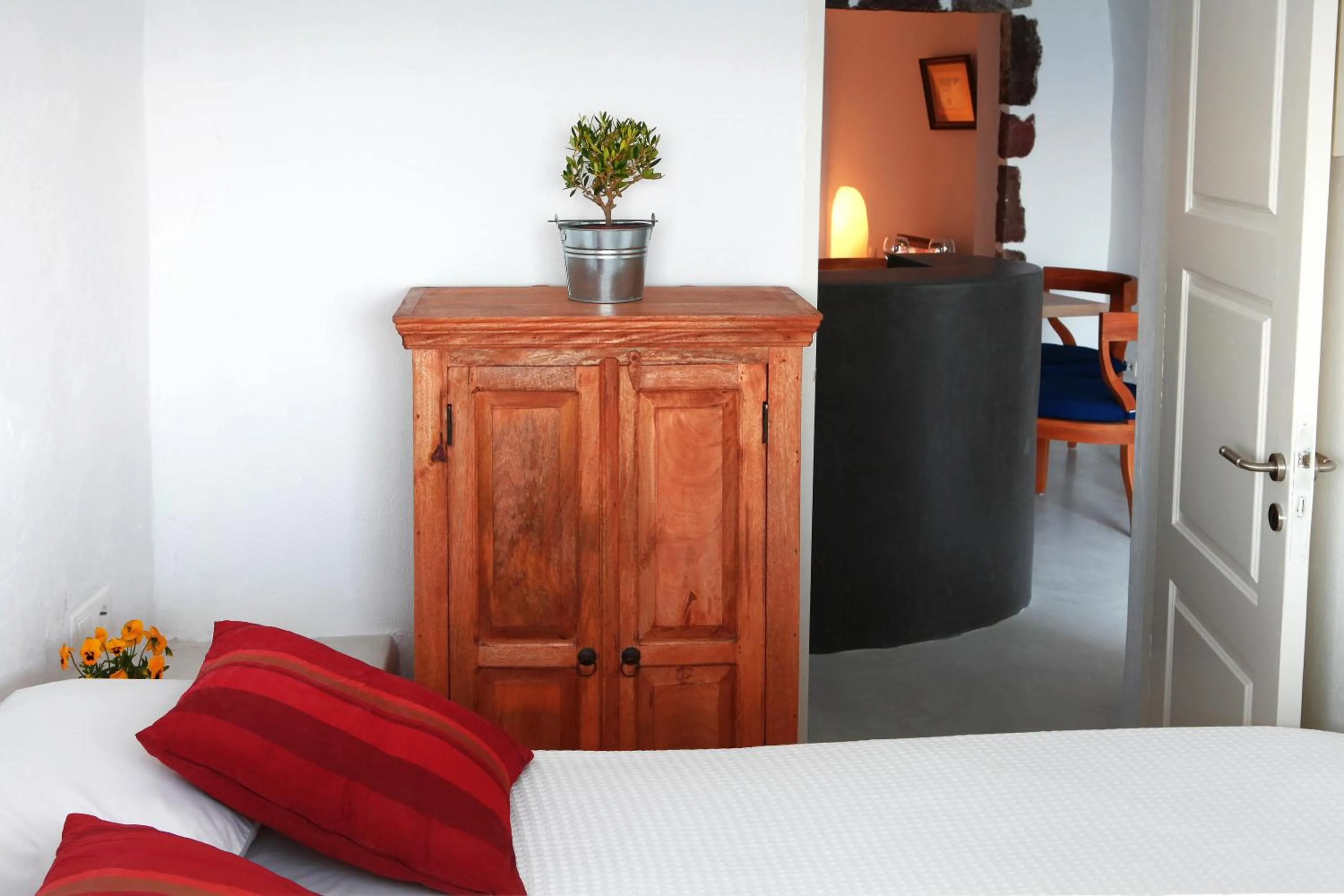 Decorative detail, Bed in Menias Cave House