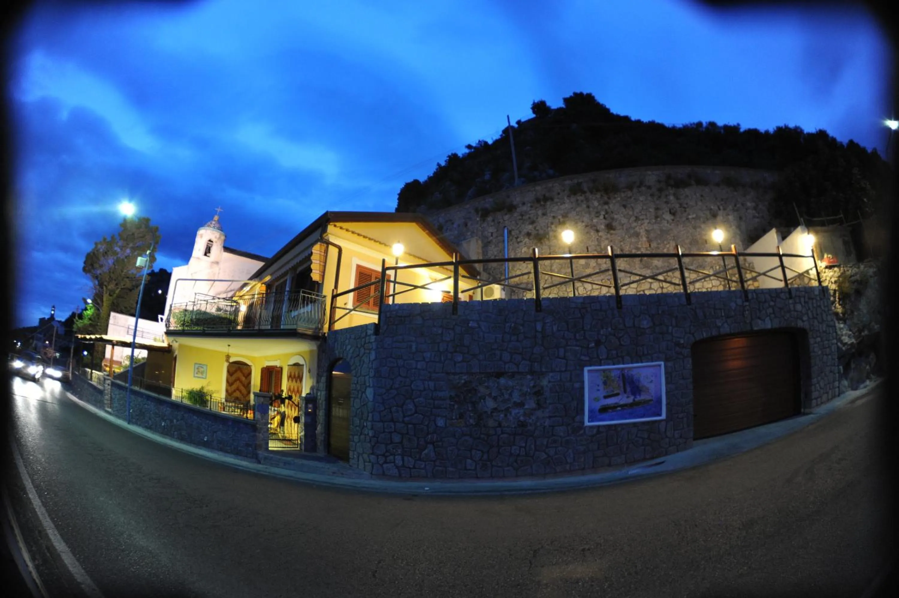 Facade/entrance in La Mela Blu