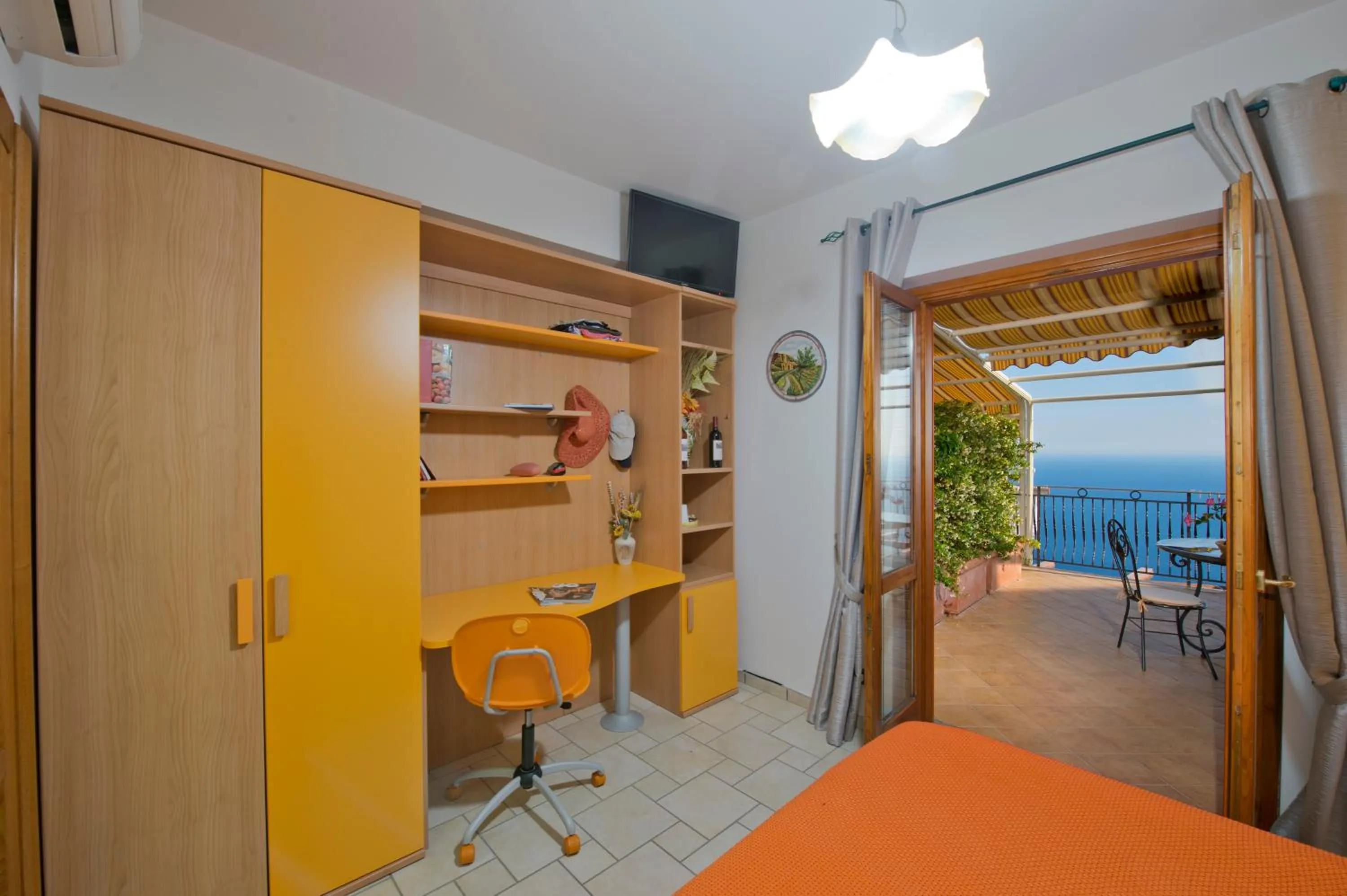 Bedroom, Bed in La Mela Blu