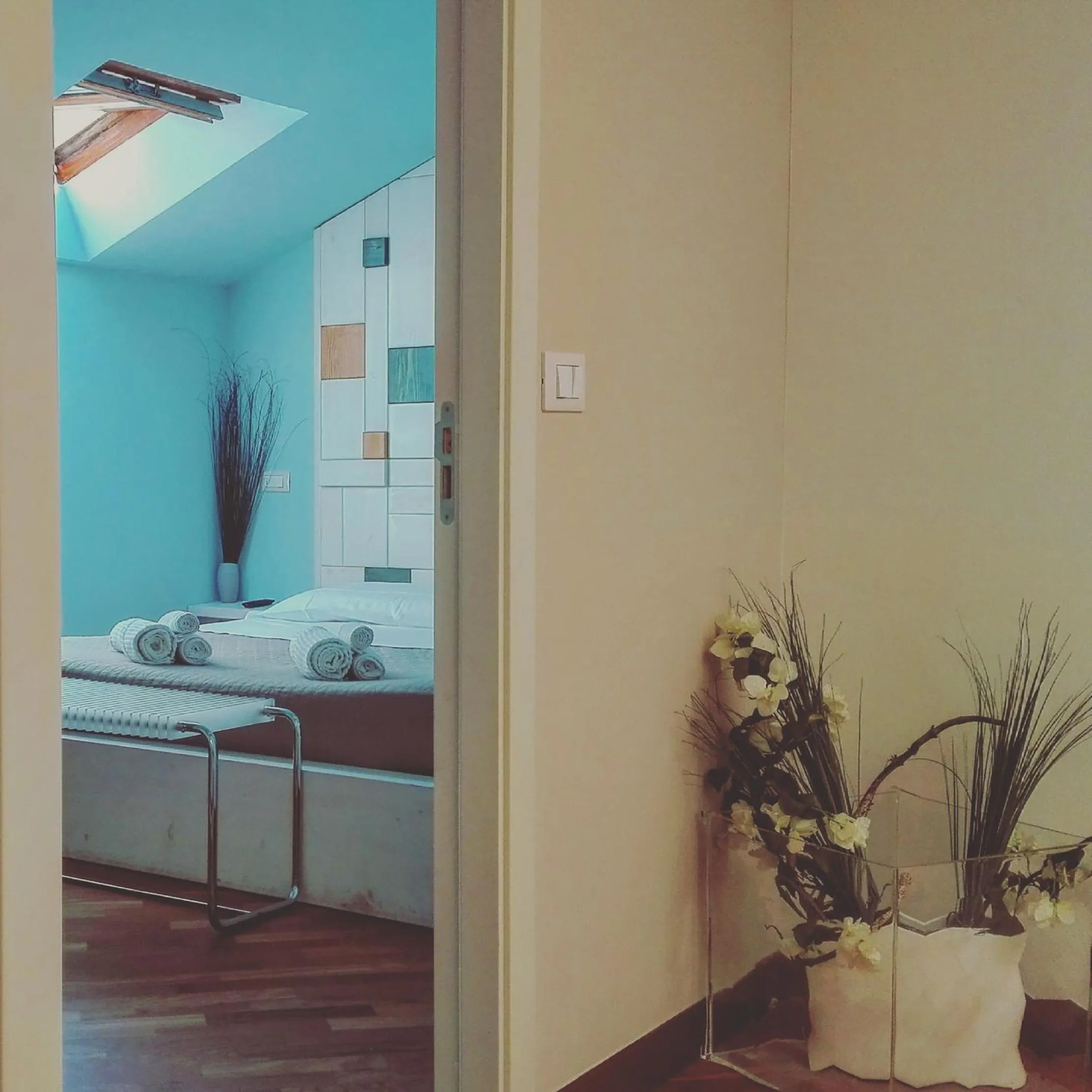 Photo of the whole room, Bed in Largo Fileni 7