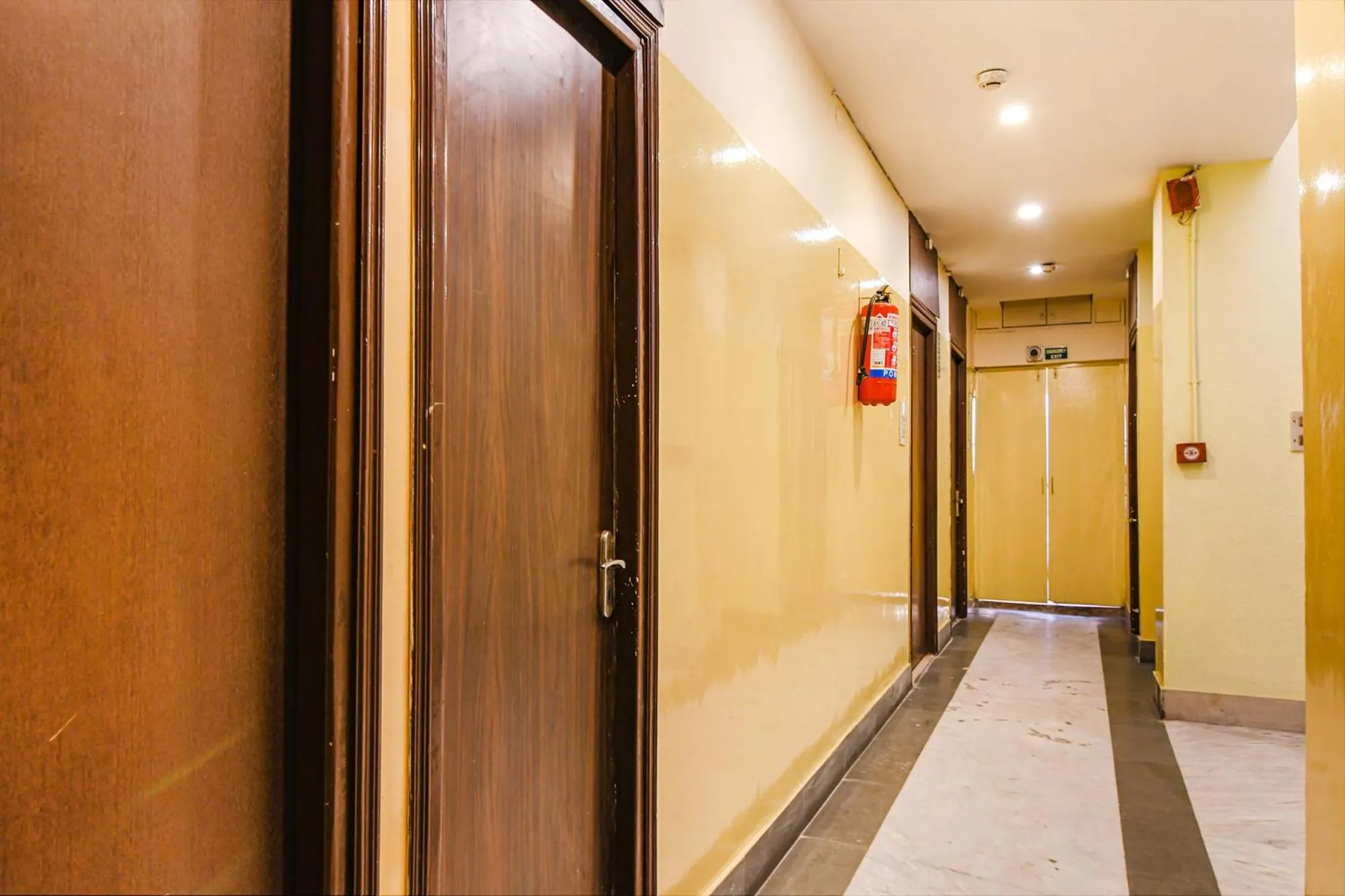 Lobby or reception in FabHotel Aayash - Nr City Center Metro Station