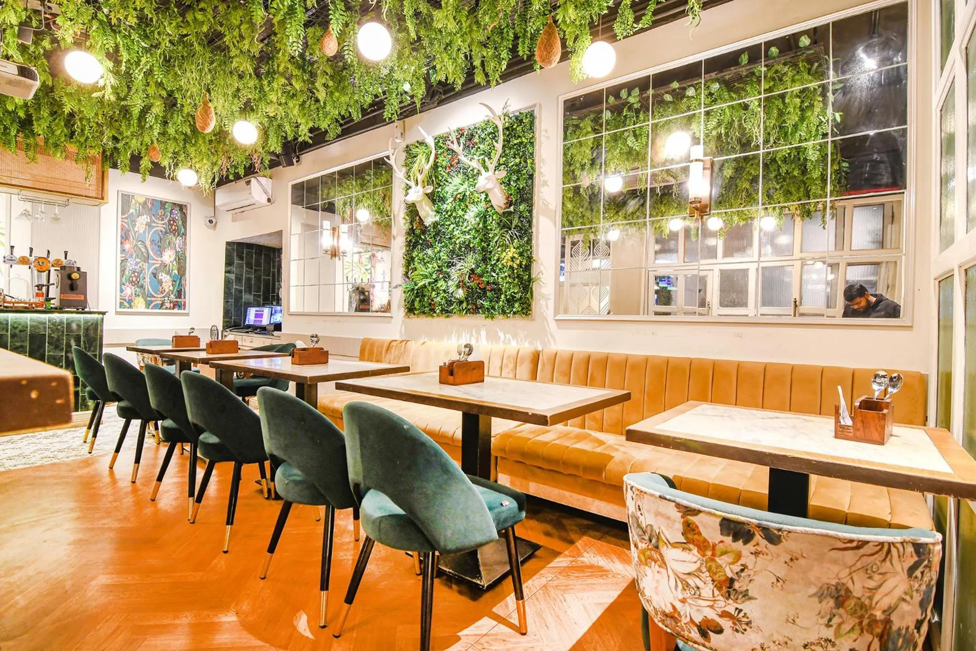 Restaurant/places to eat in FabHotel Aayash - Nr City Center Metro Station