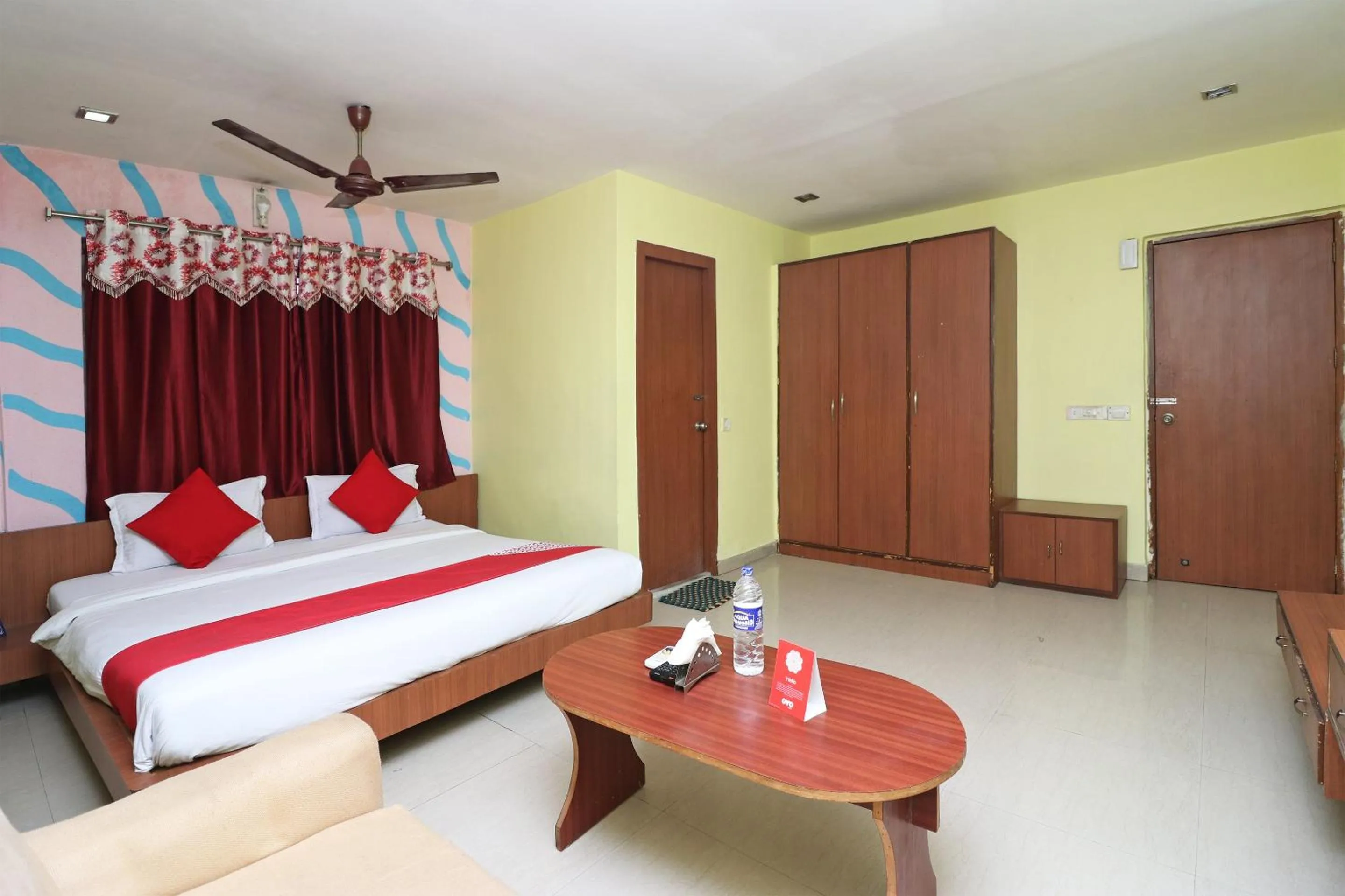 Bedroom, Bed in Super Hotel O Maruti Lodging