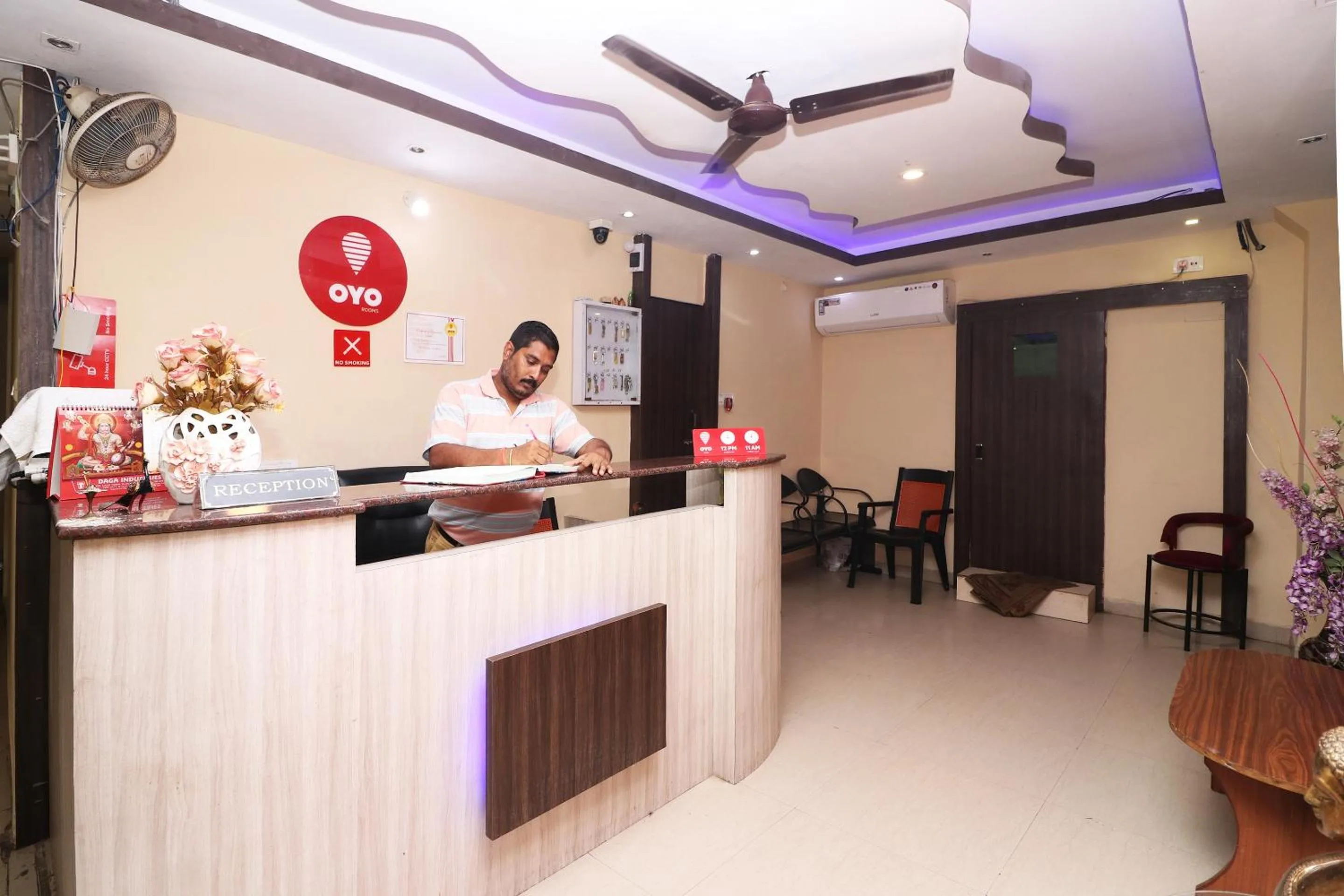 Lobby or reception in Super Hotel O Maruti Lodging