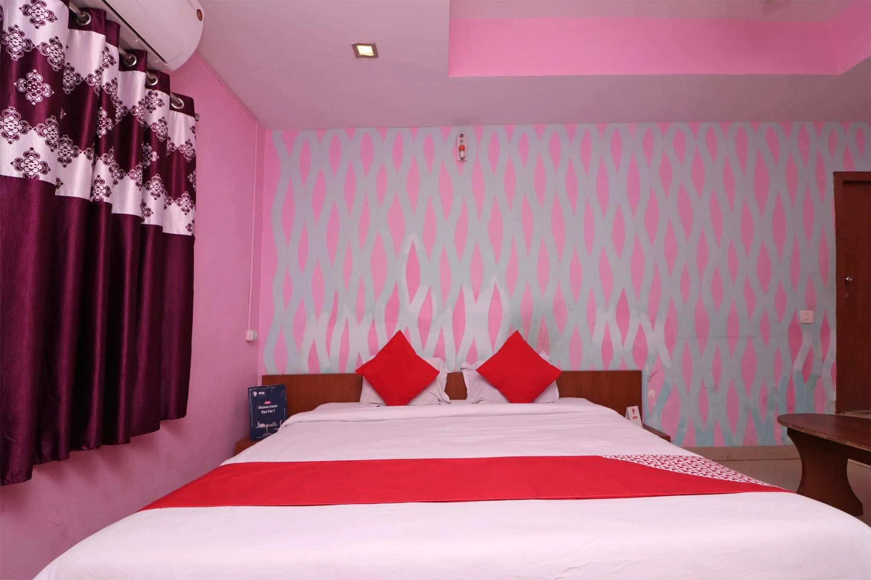 Bedroom, Bed in Super Hotel O Maruti Lodging