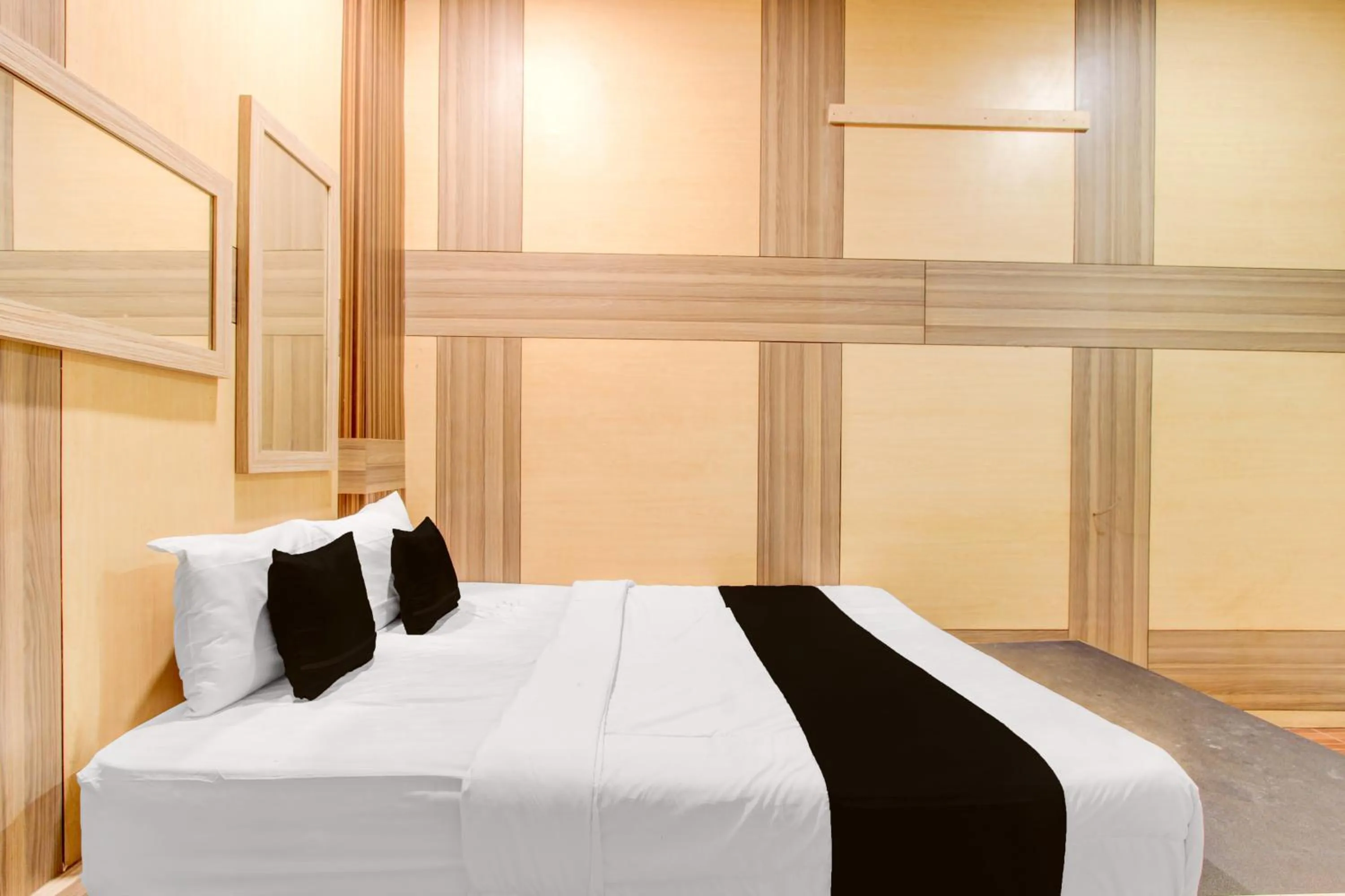 Bedroom, Bed in Collection O near Maguwoharjo Stadium formerly Graha Ngaso