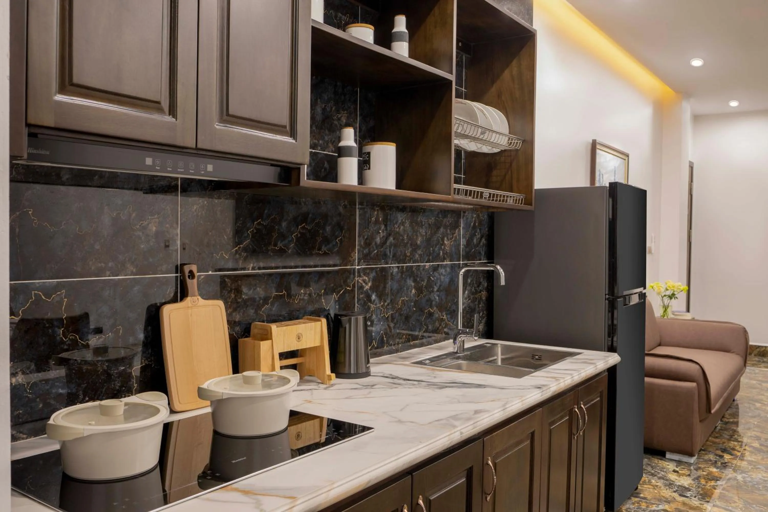 Kitchen or kitchenette in Hai An Hotel Suites Ha Noi