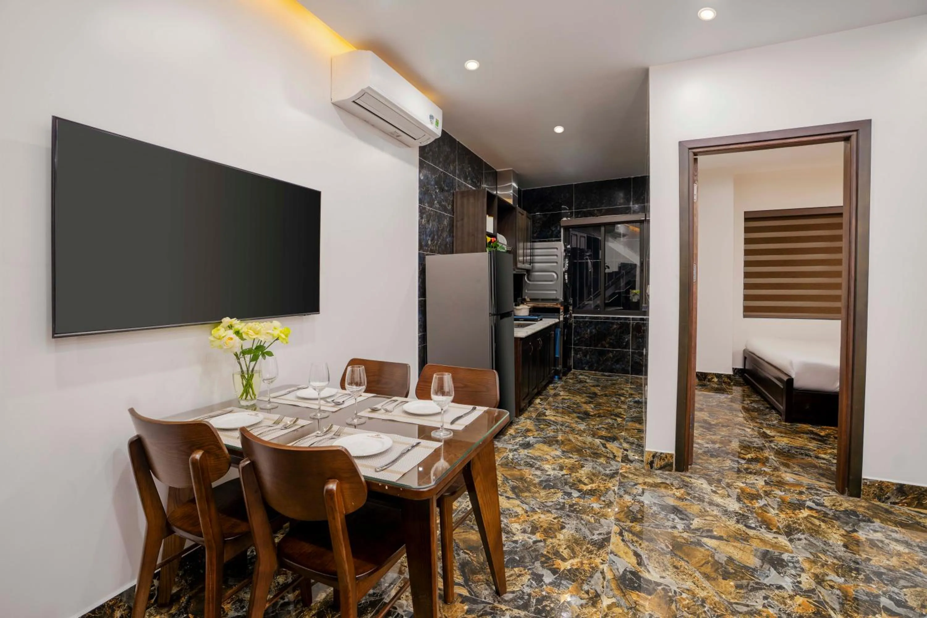 Kitchen or kitchenette in Hai An Hotel Suites Ha Noi