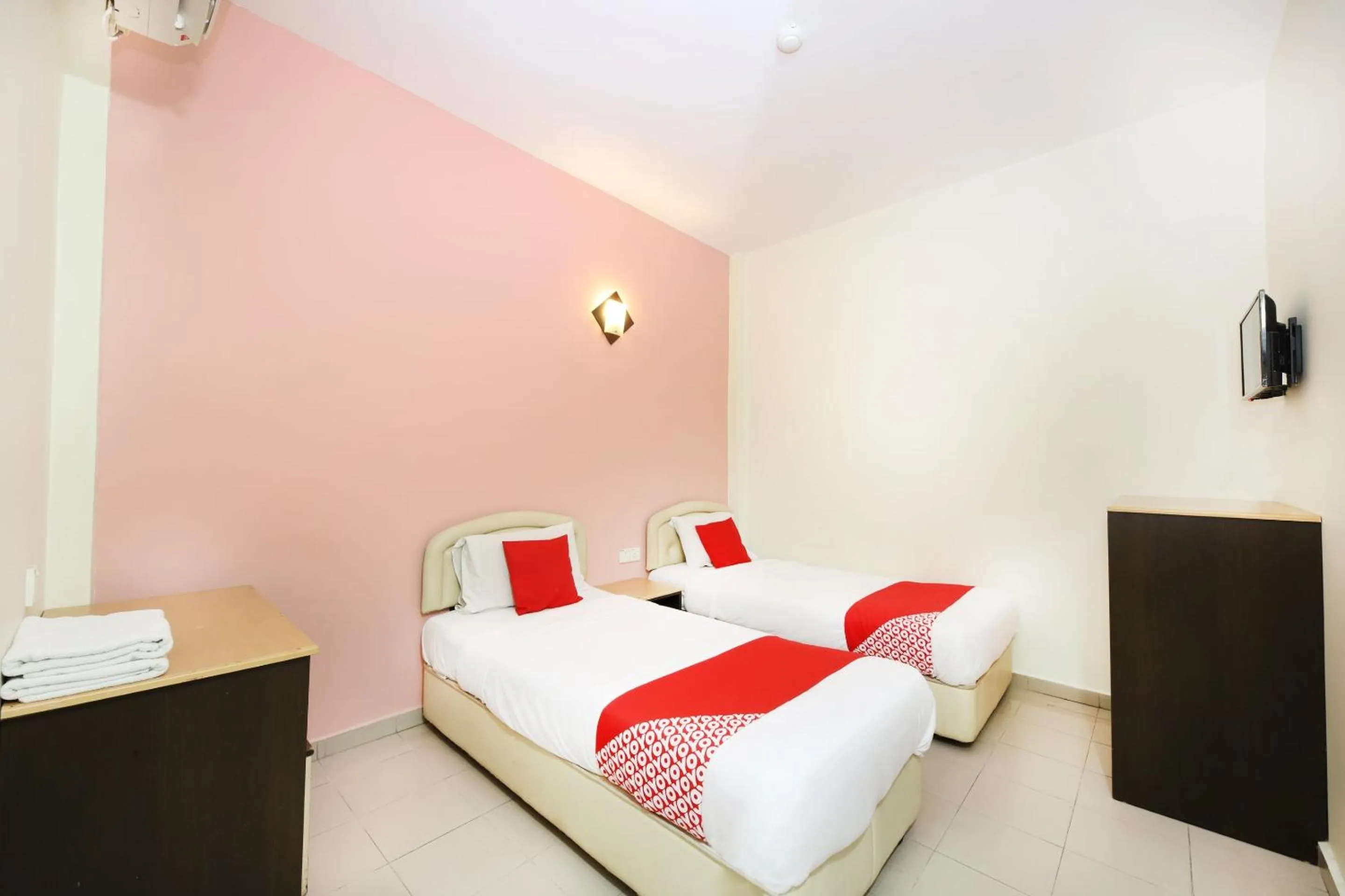 Bedroom, Bed in Hotel O Bahau Near Taisho Mountain Formerly Sri Mutiara Bahau