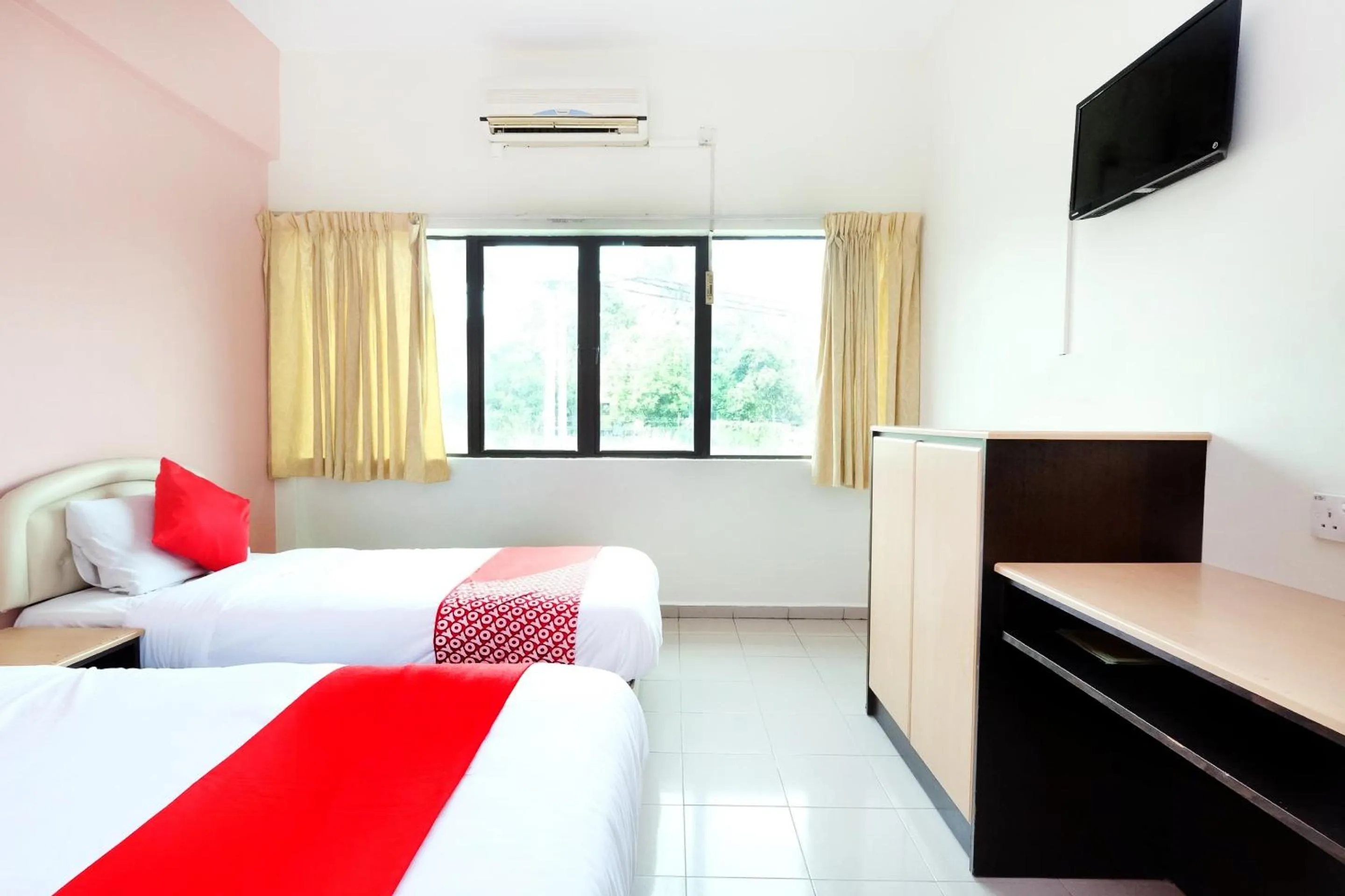 Superior Suite in Hotel O Bahau Near Taisho Mountain Formerly Sri Mutiara Bahau