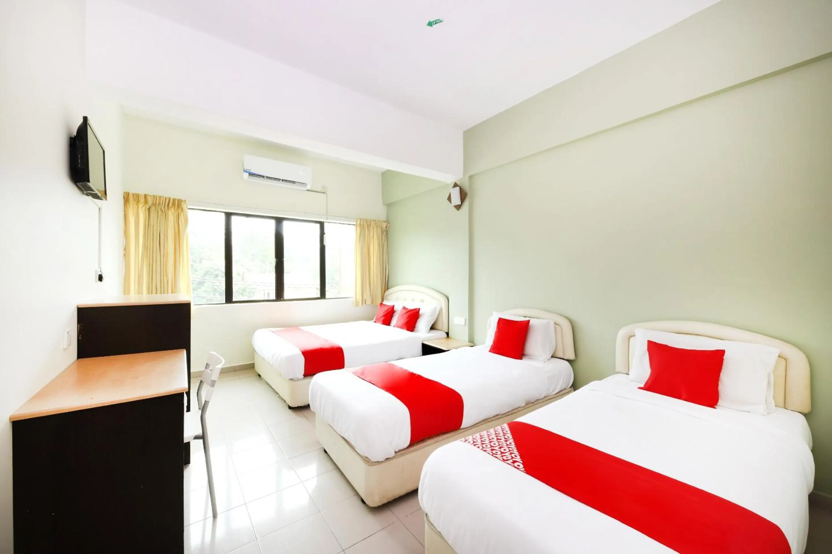 Family Suite in Hotel O Bahau Near Taisho Mountain Formerly Sri Mutiara Bahau