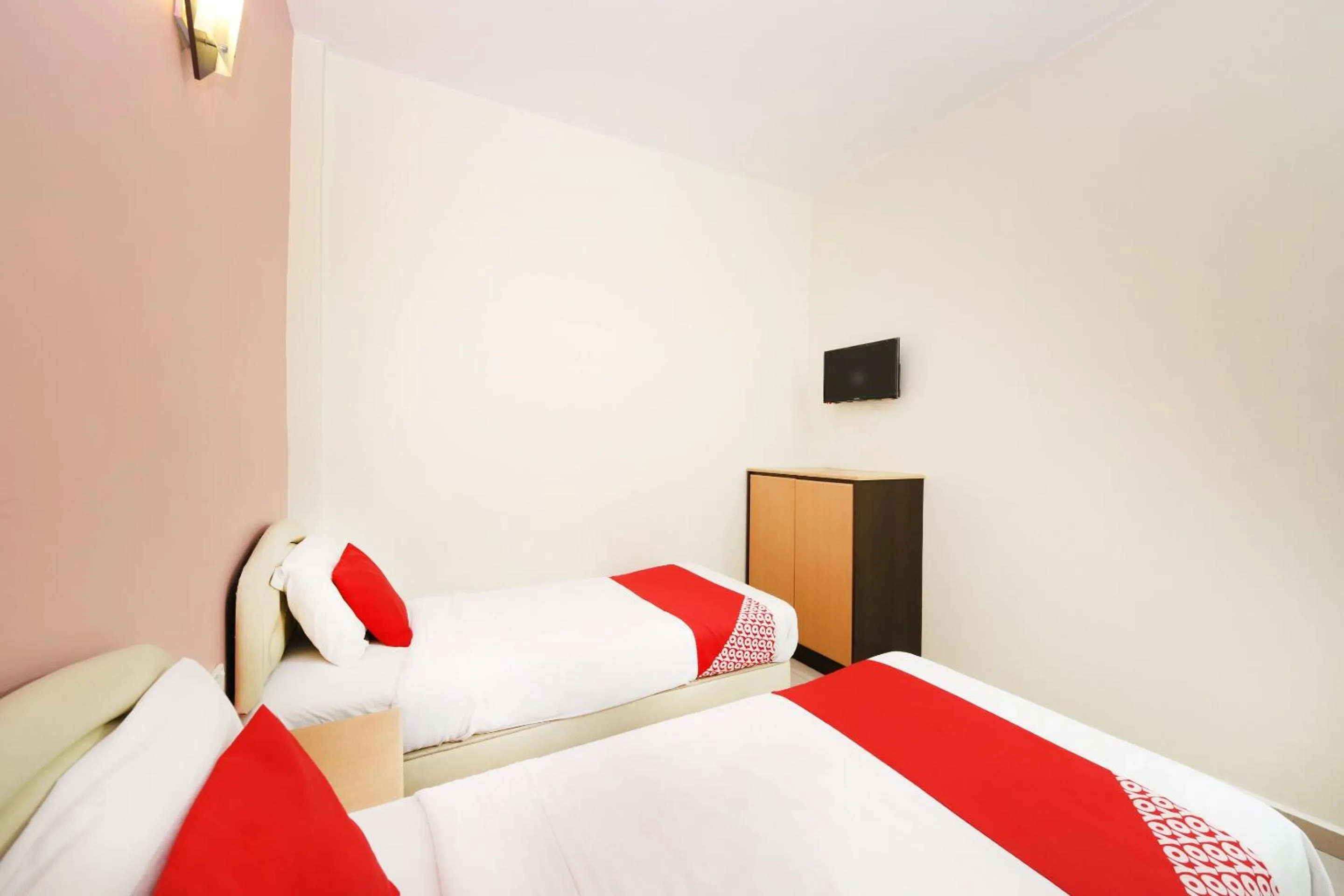 Bedroom, Bed in Hotel O Bahau Near Taisho Mountain Formerly Sri Mutiara Bahau